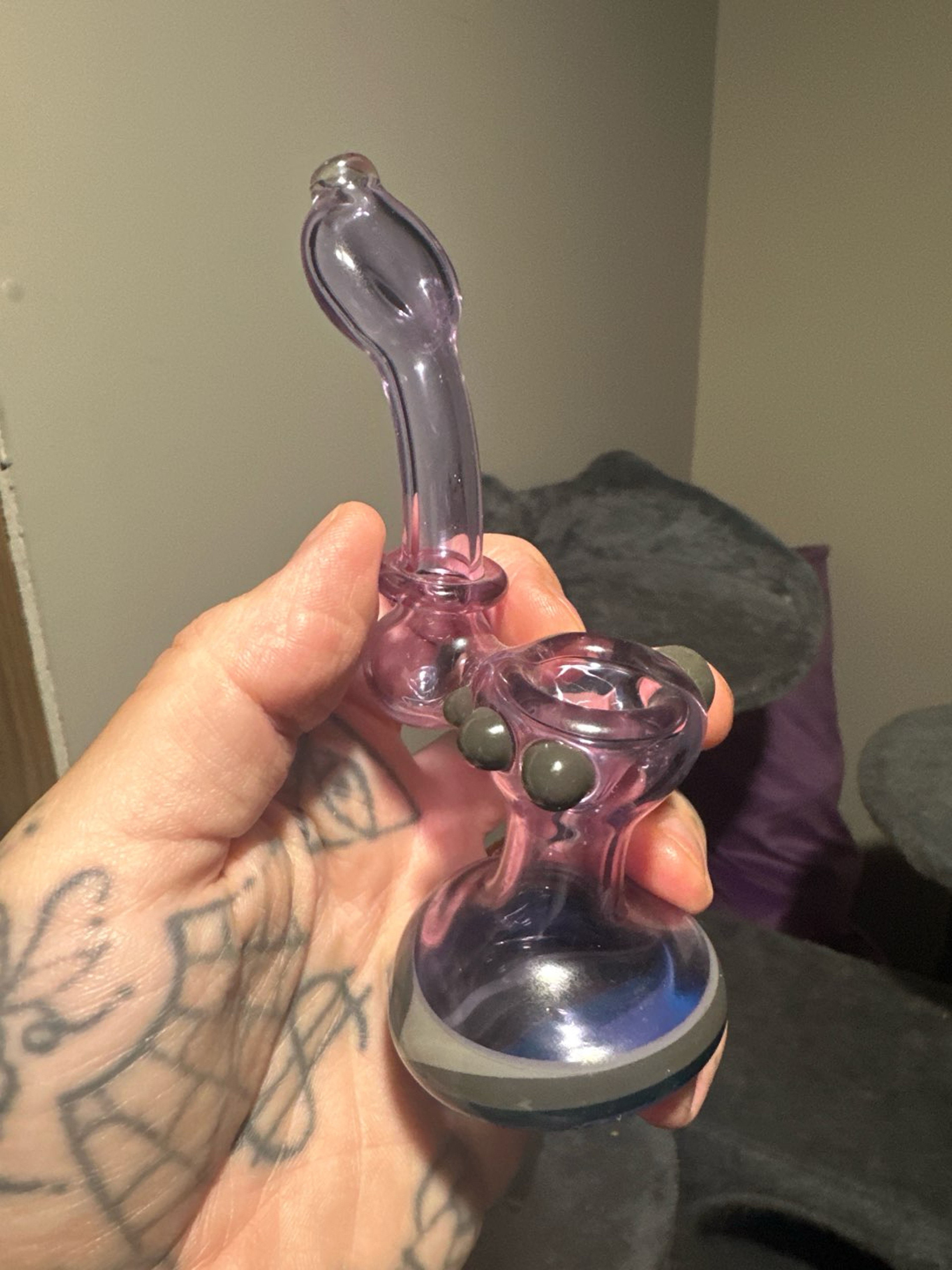 Preview pic of Glass by slick standing Sherlock