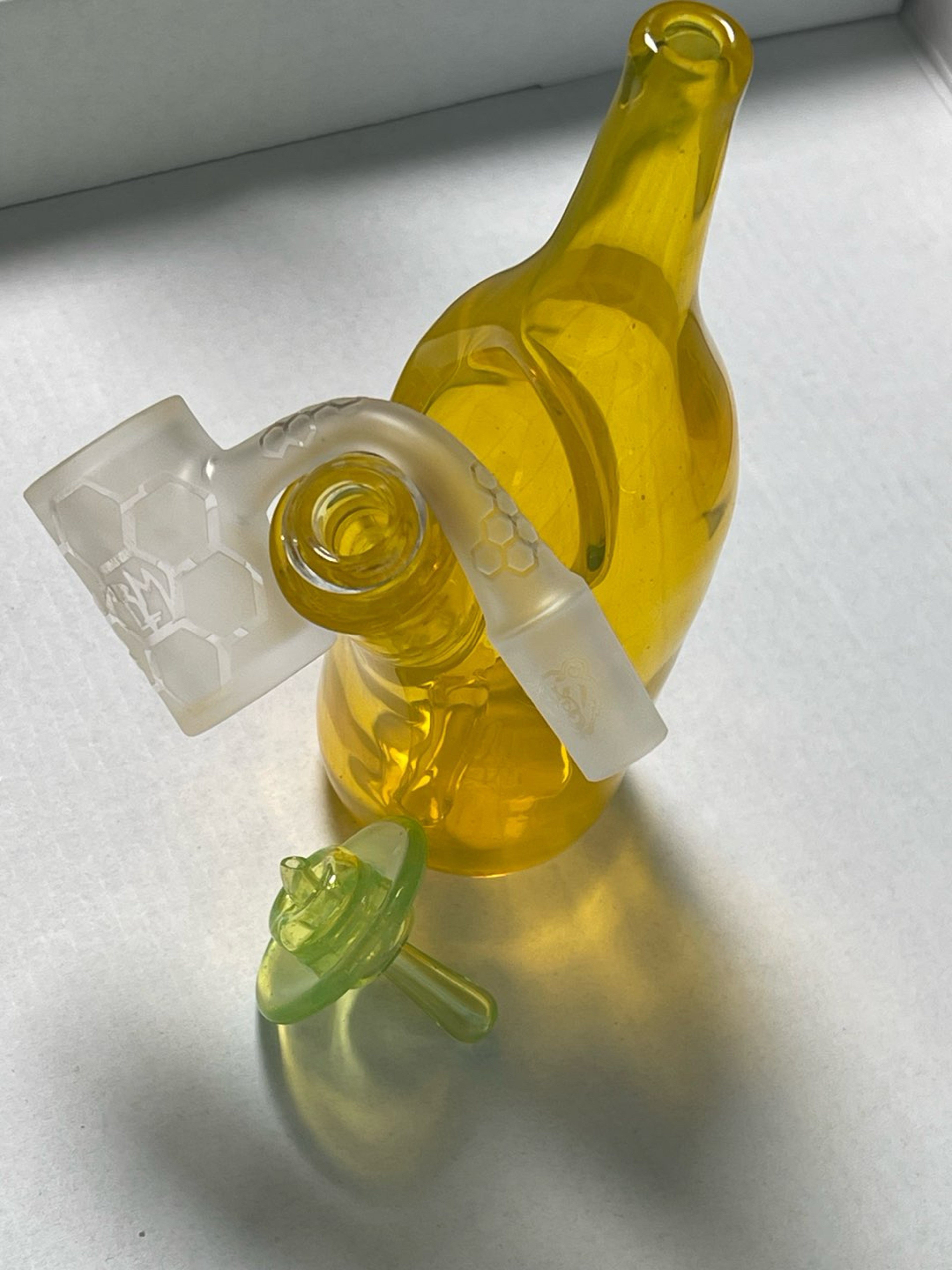 Preview pic of Sake bottle + Bear Quartz banger + cap