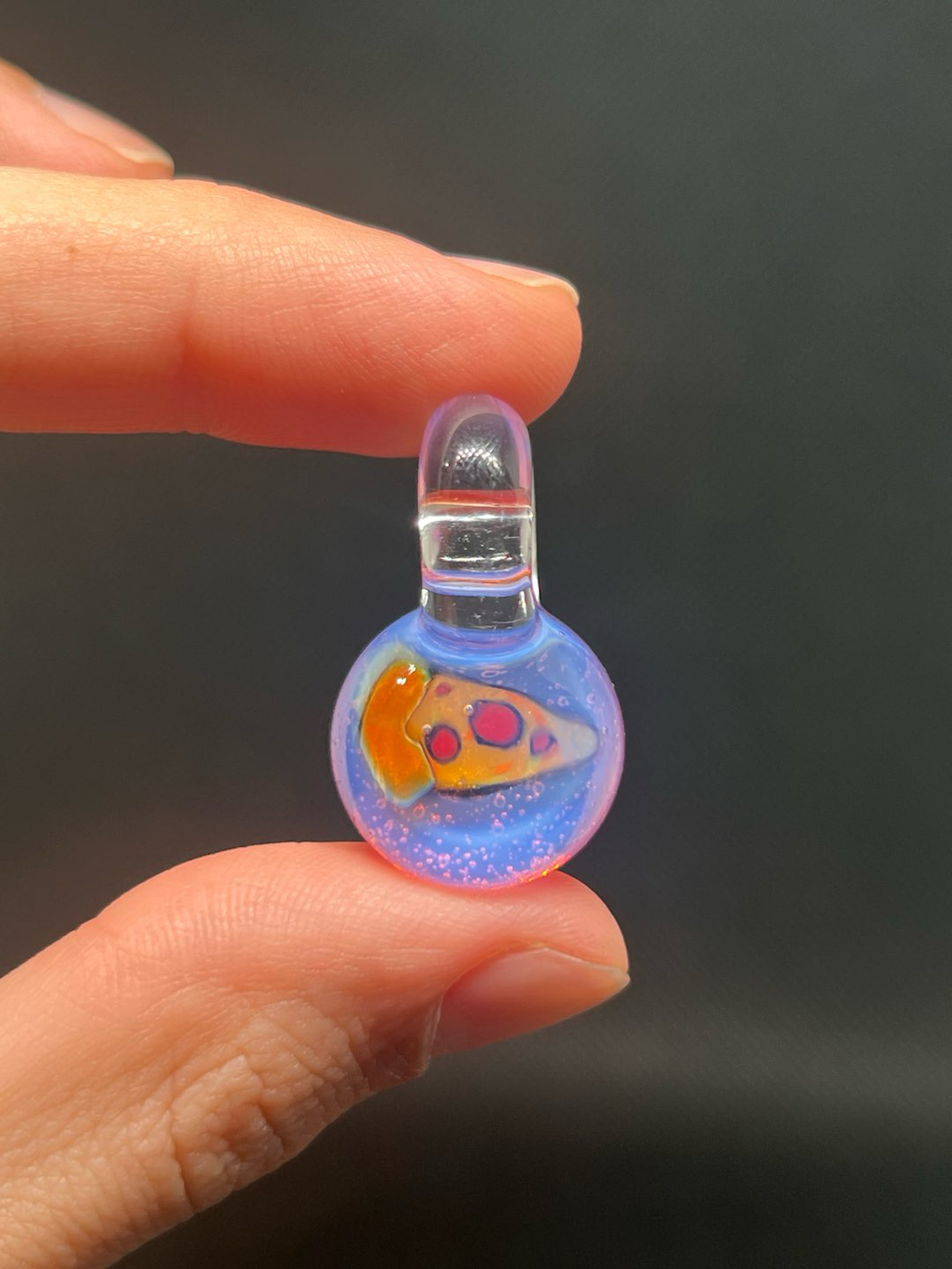 Preview pic of UV pizza Millie pendant