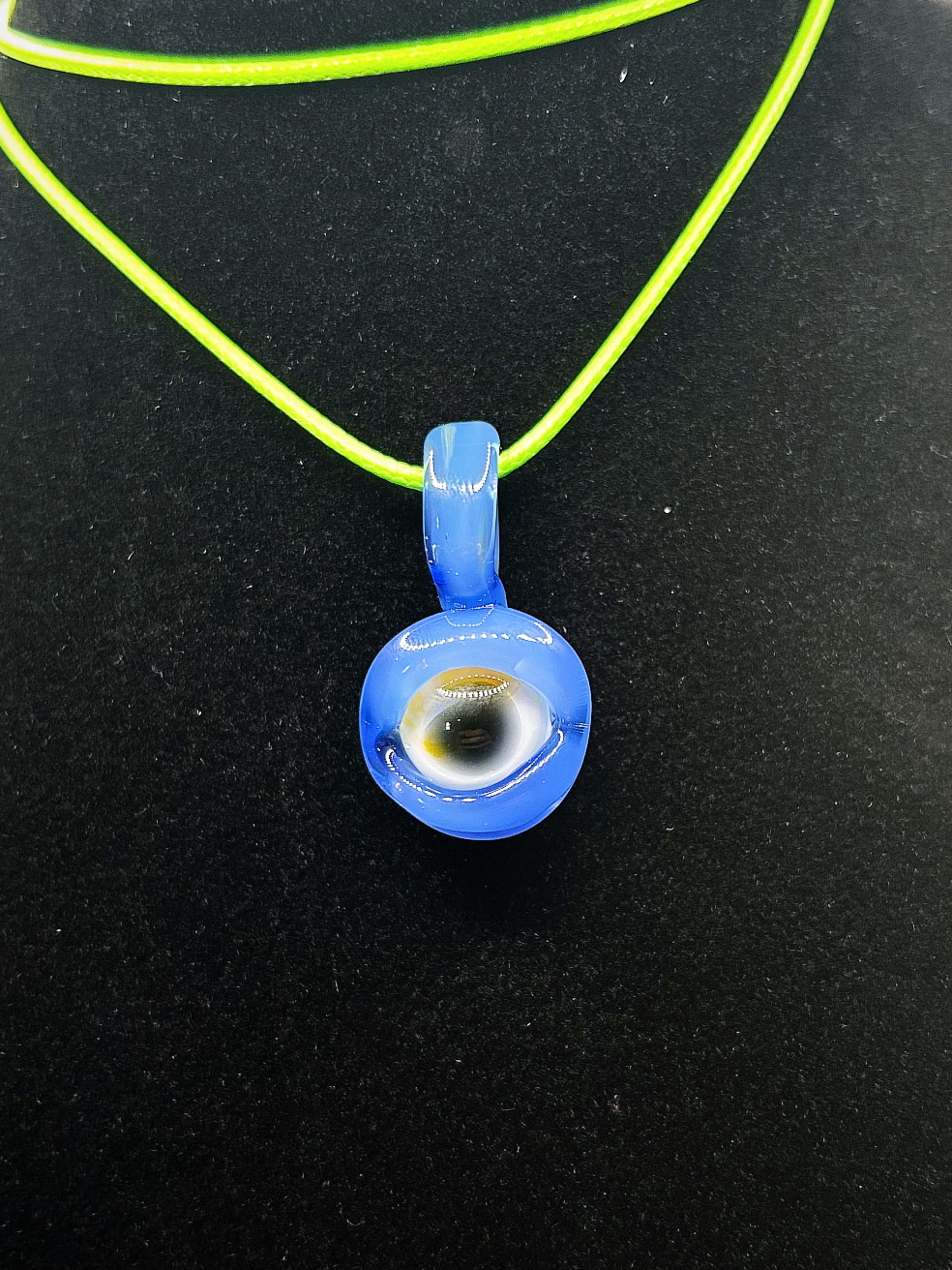 Preview pic of MarvinsGlass024 Eye Pendant 4 Sale! 🫐