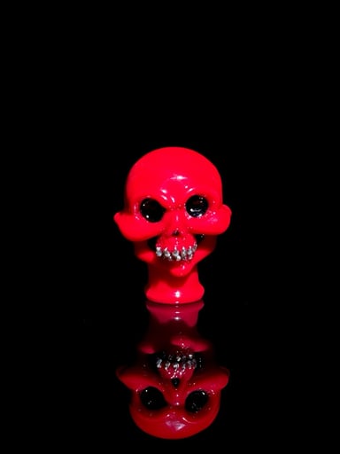 Preview pic of Rocko Glass - Skull Pivot Top