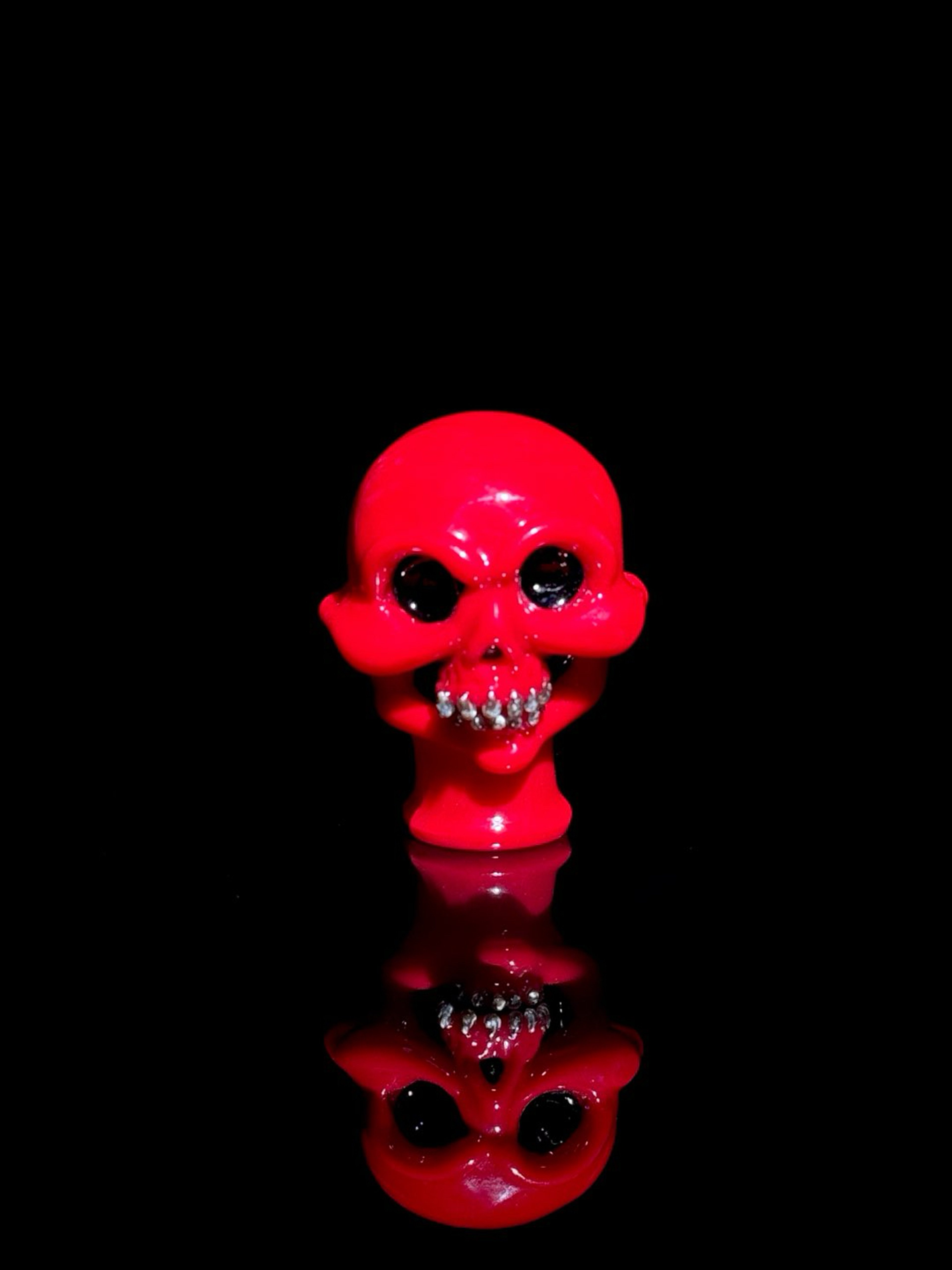 Preview pic of Rocko Glass - Skull Pivot Top
