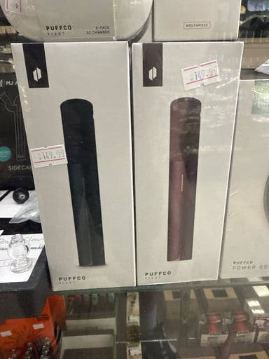 Preview pic of Puffco pivot black or mocha