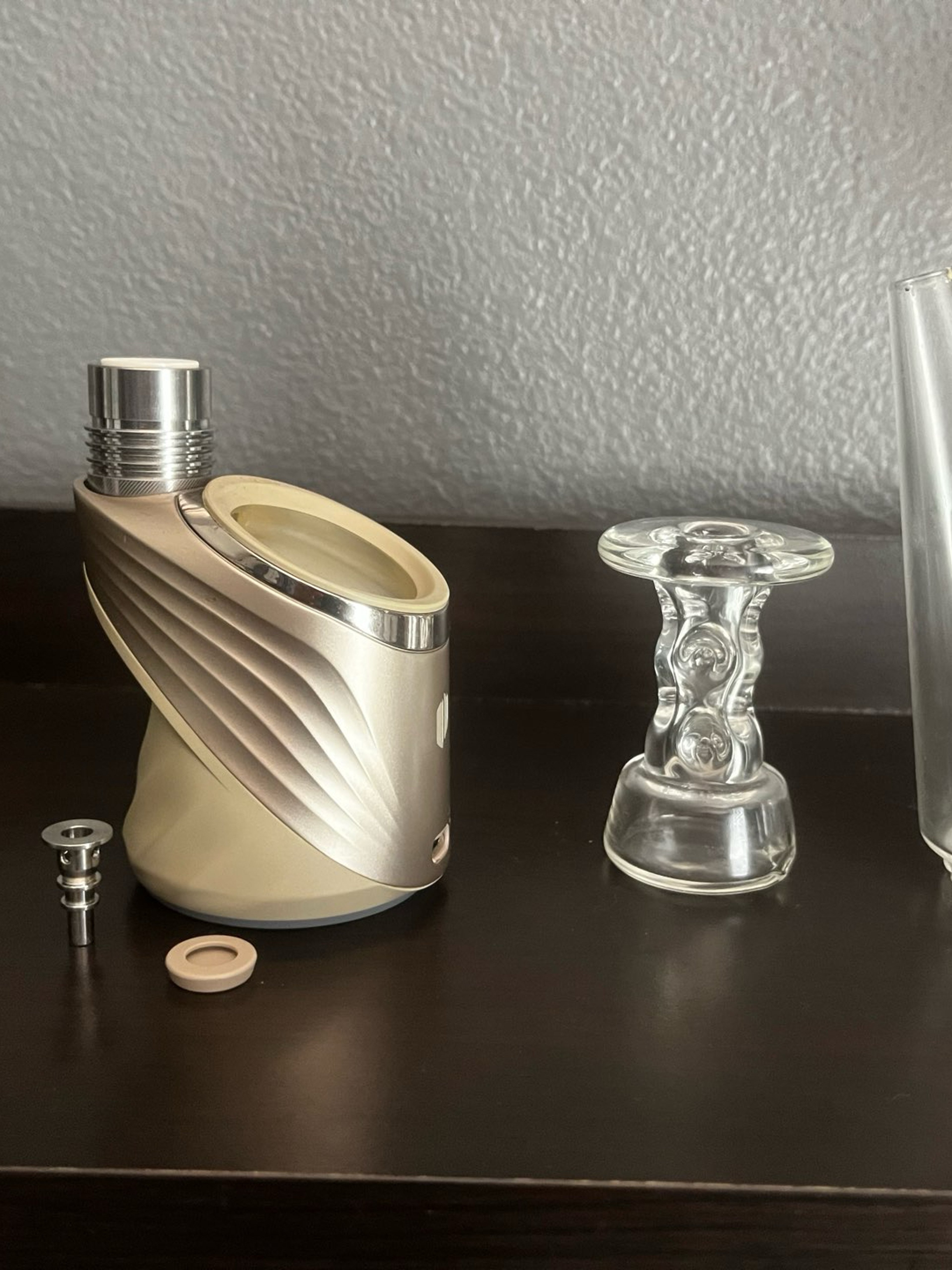Preview pic of Puffco Peak Pro Desert 3DXL Bundle w/Durin Cooling Tower