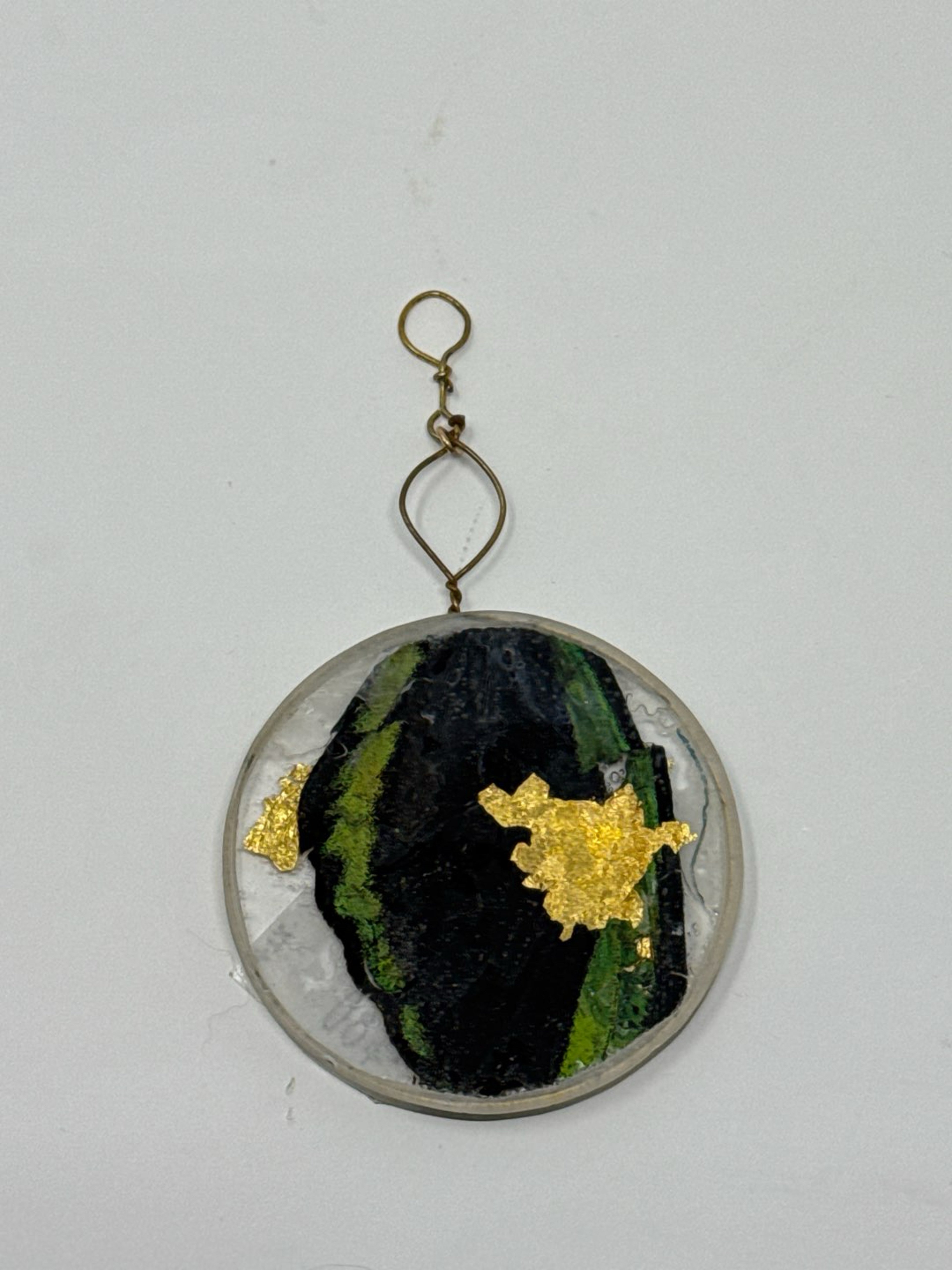 Preview pic of Yano glass pendant