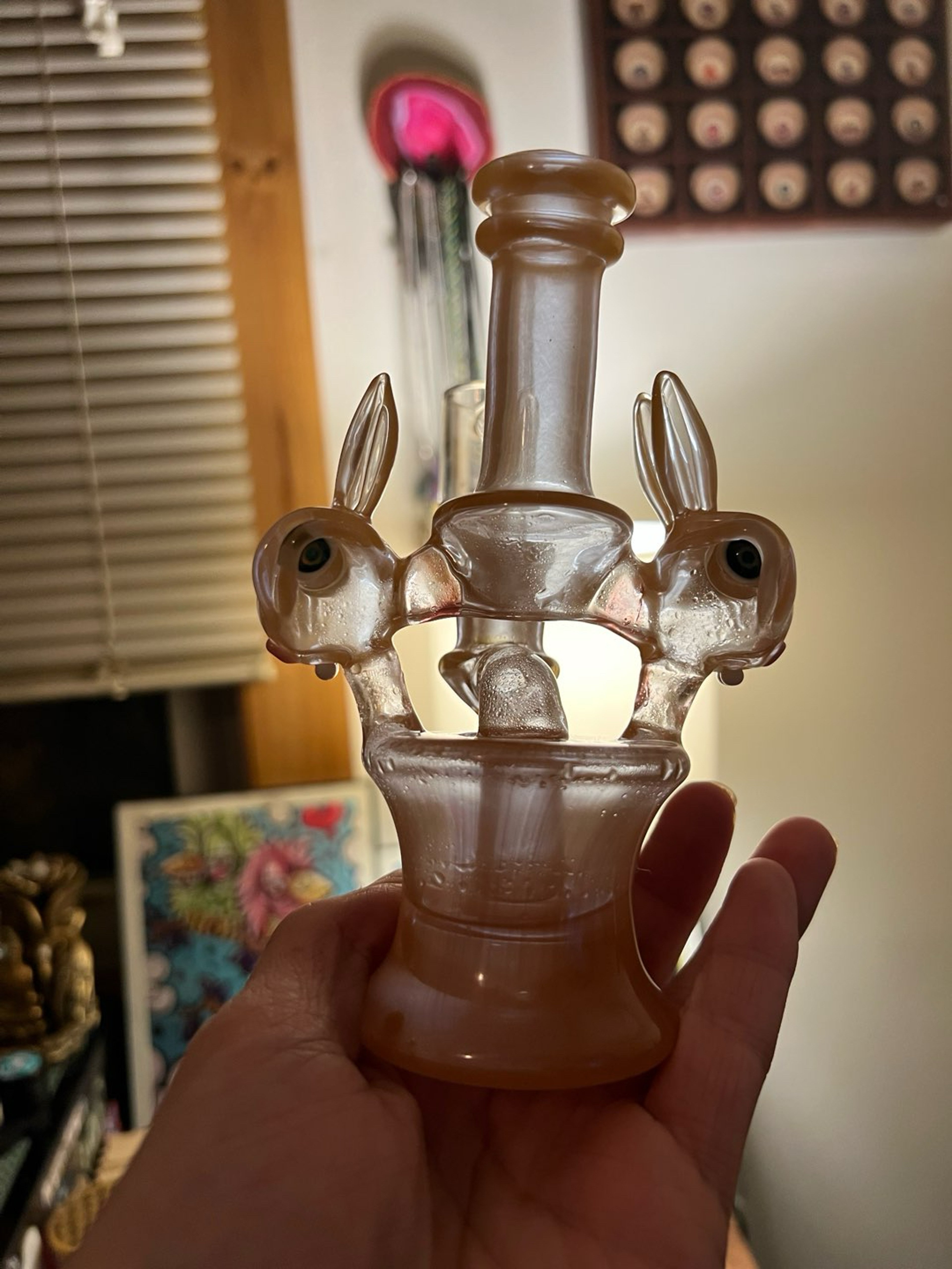 Preview pic of Vibe glass bunny banger hanger