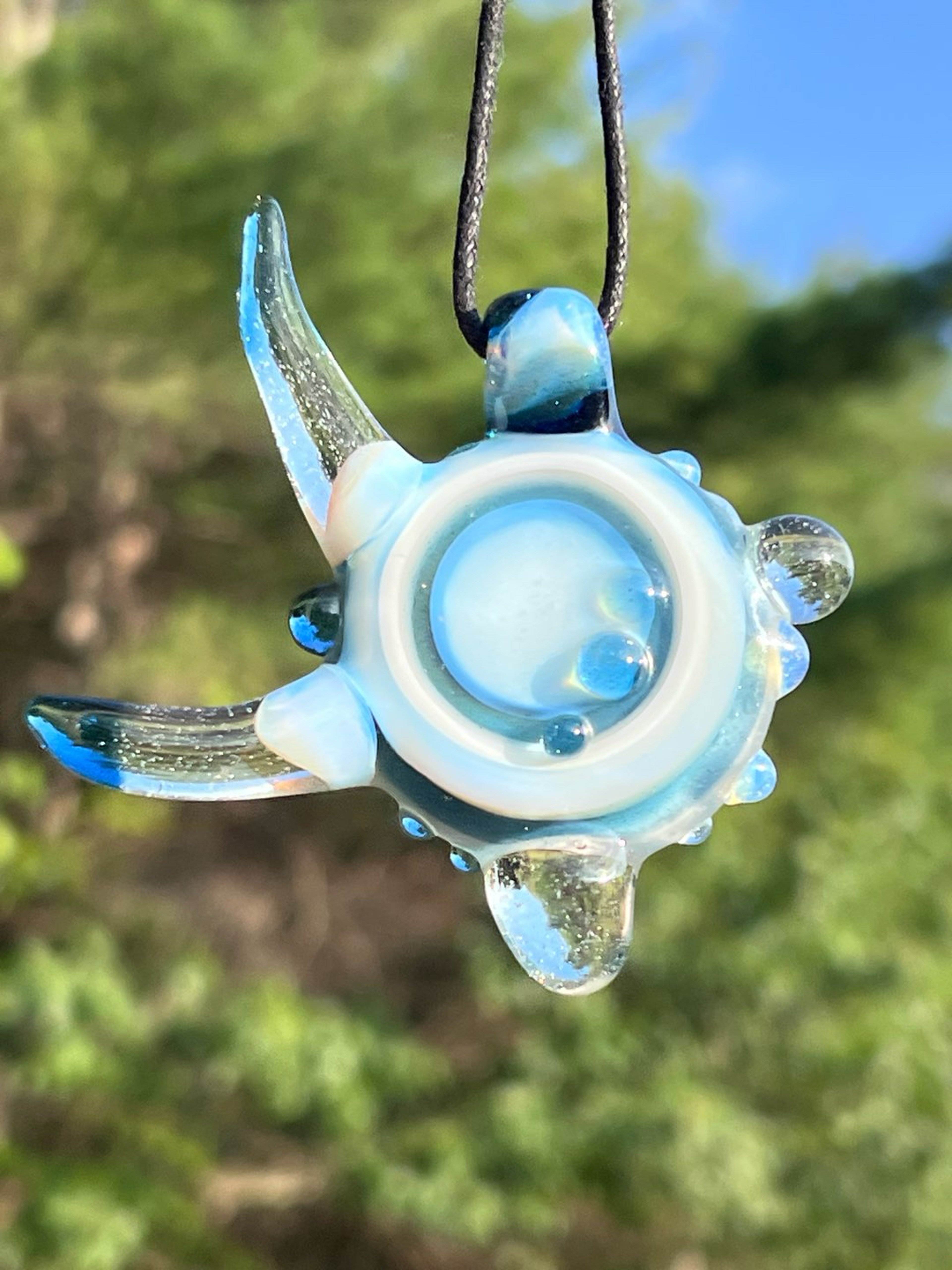 Preview pic of Stonebat Glass Pendant