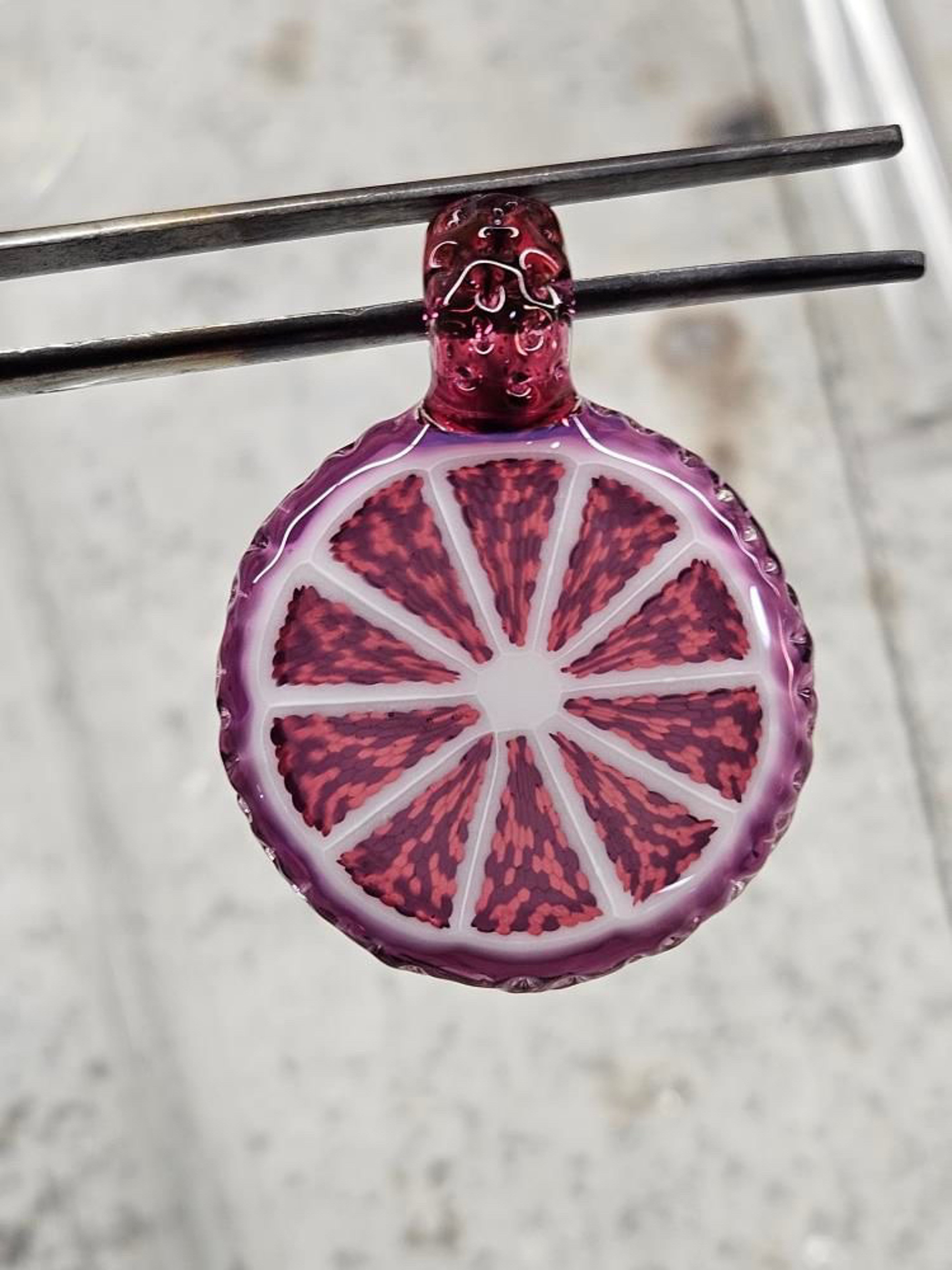 Preview pic of Lyons pendant