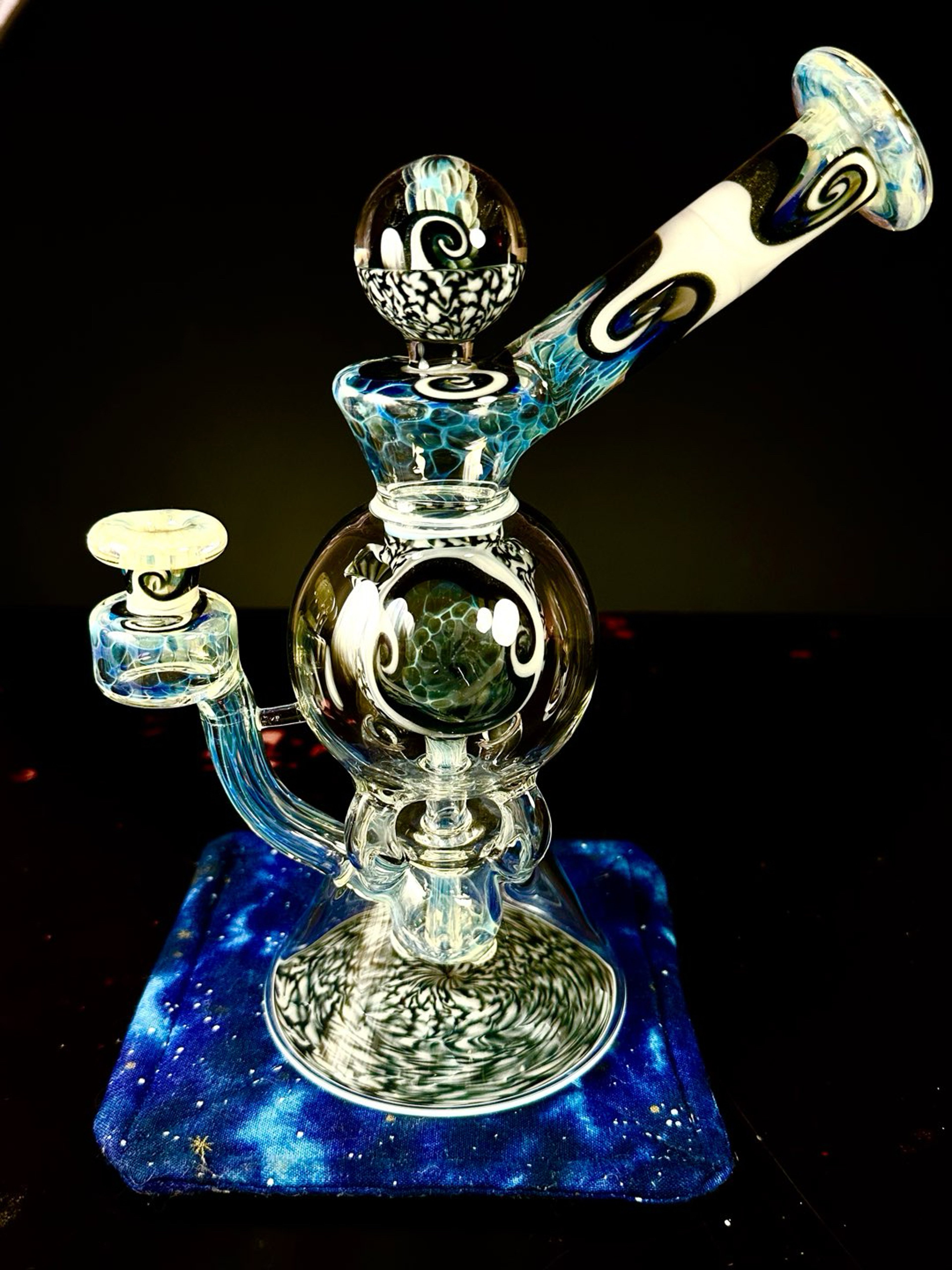 Preview pic of “Atmos” by Ebox Glass and Glass Melts Mikah