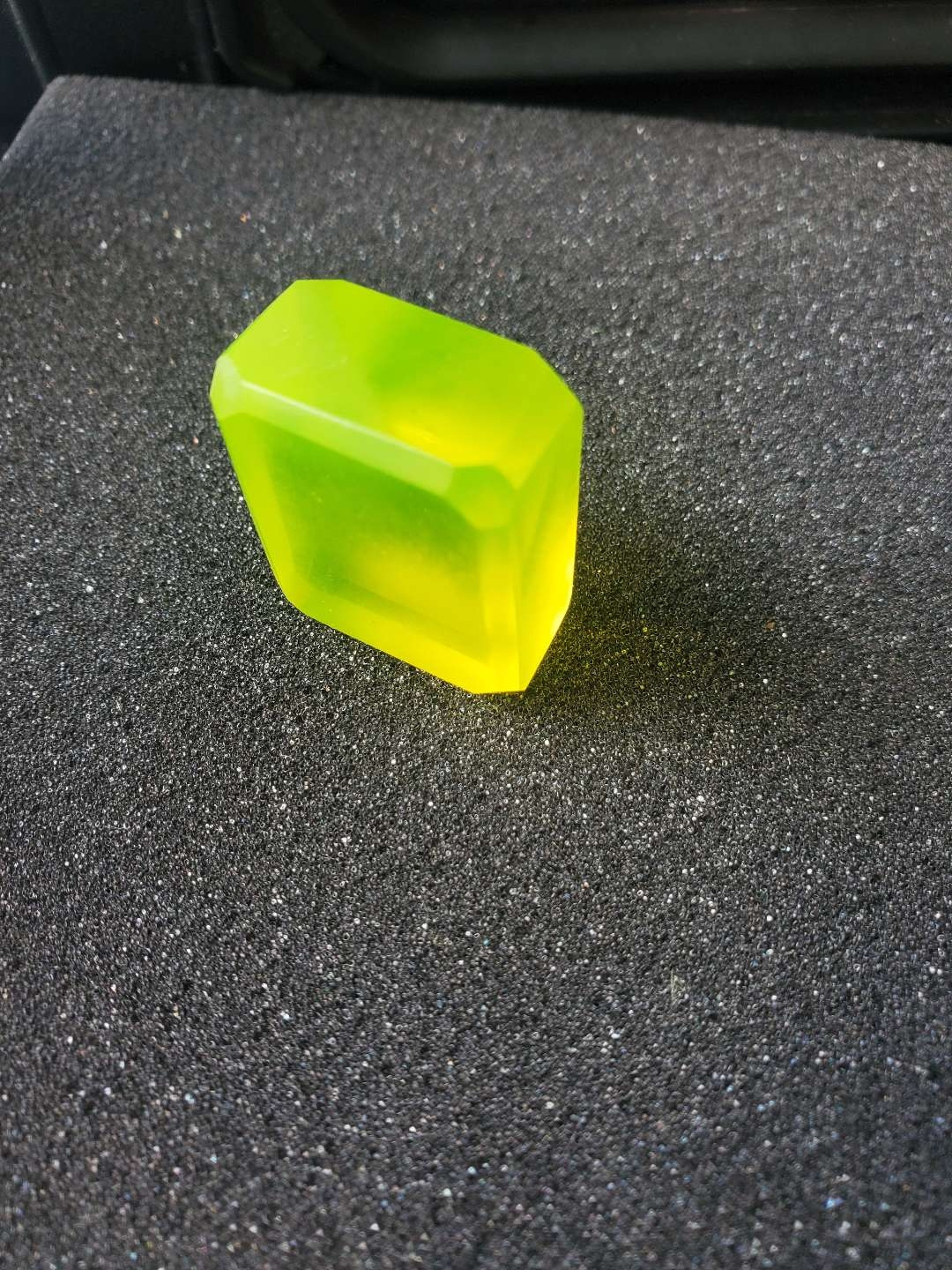 Preview pic of Uv faceted block