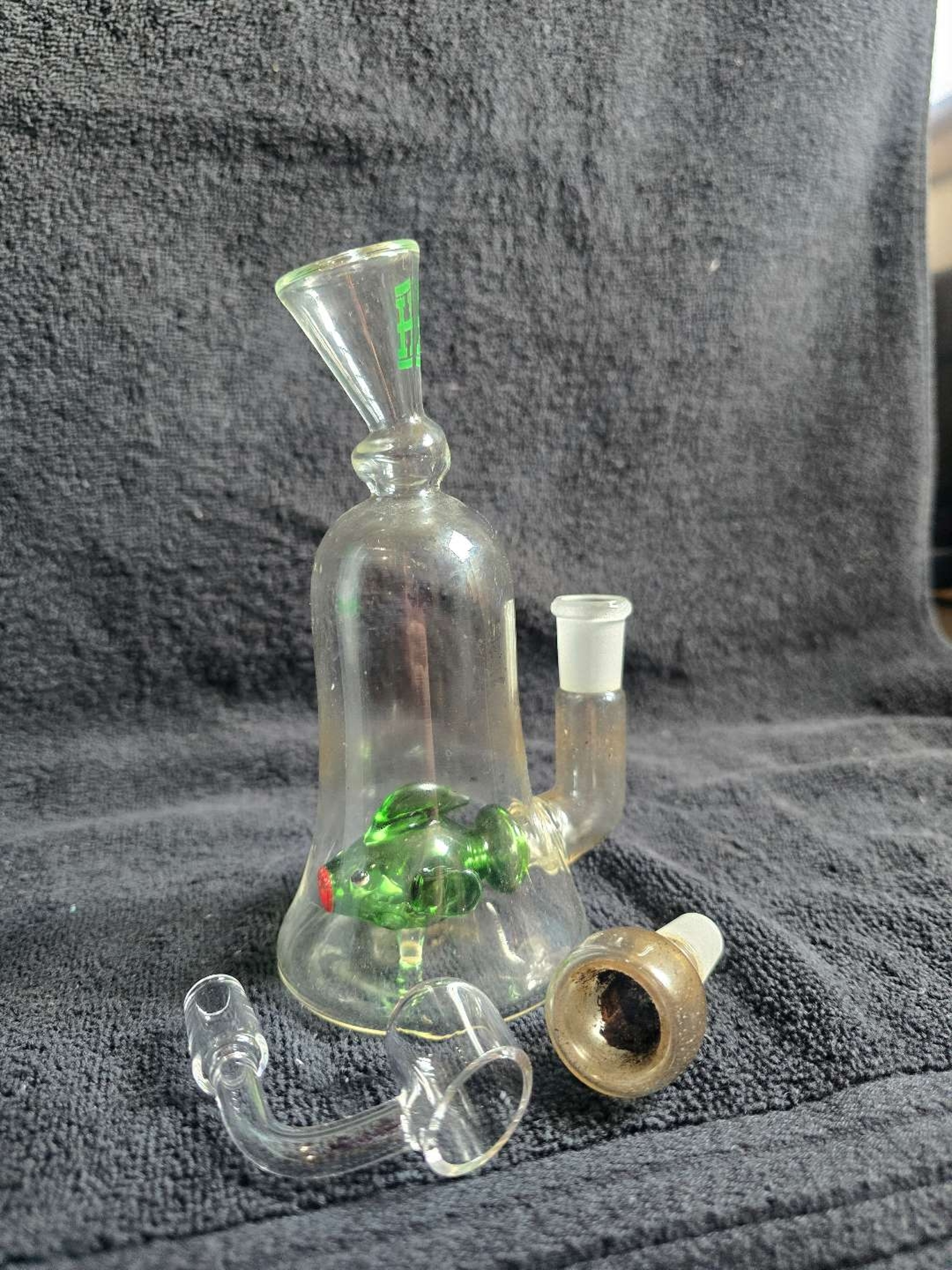 Hemper fish lips bong image 0