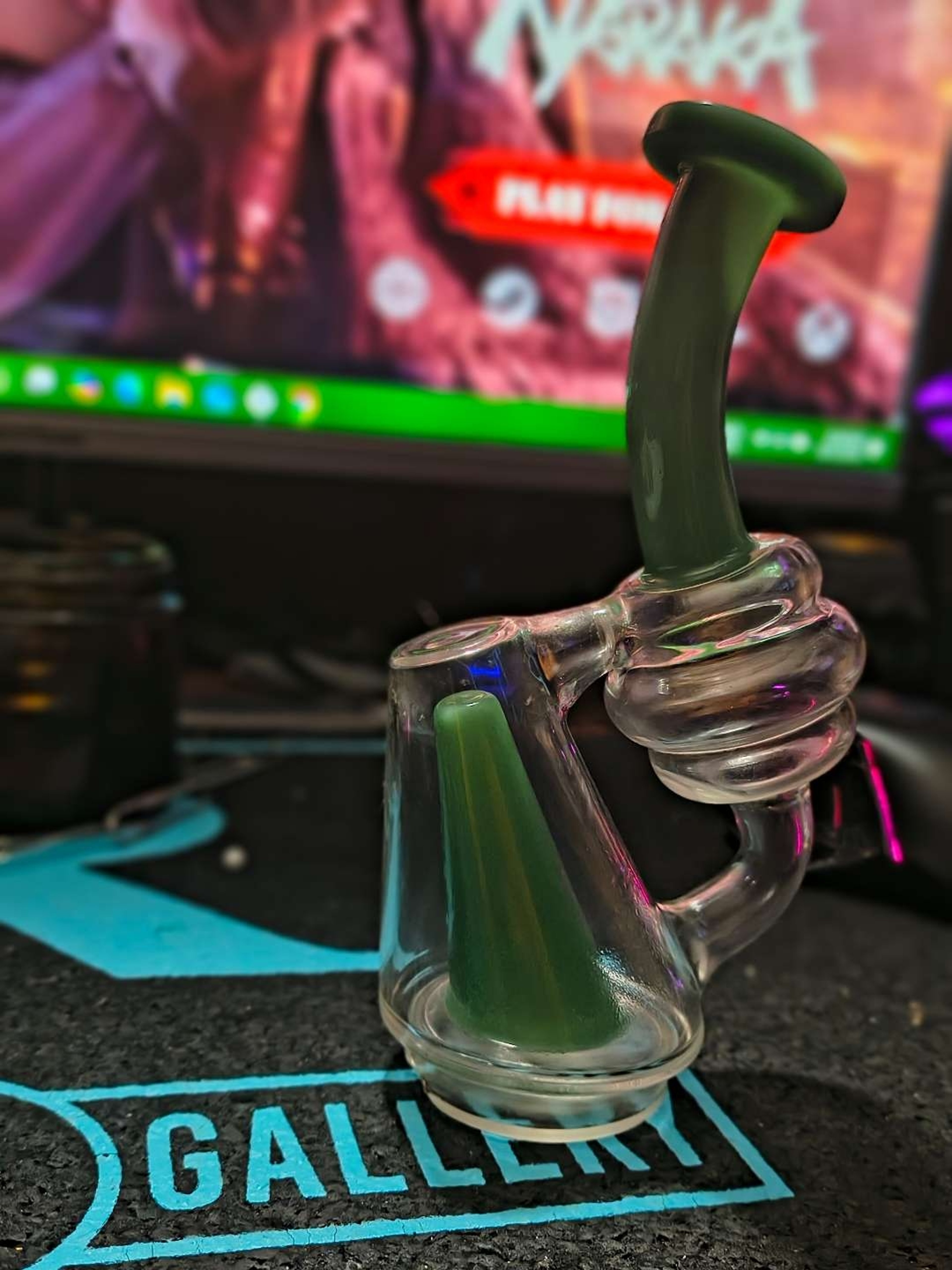 Preview pic of Puffco peak or pro green water top
