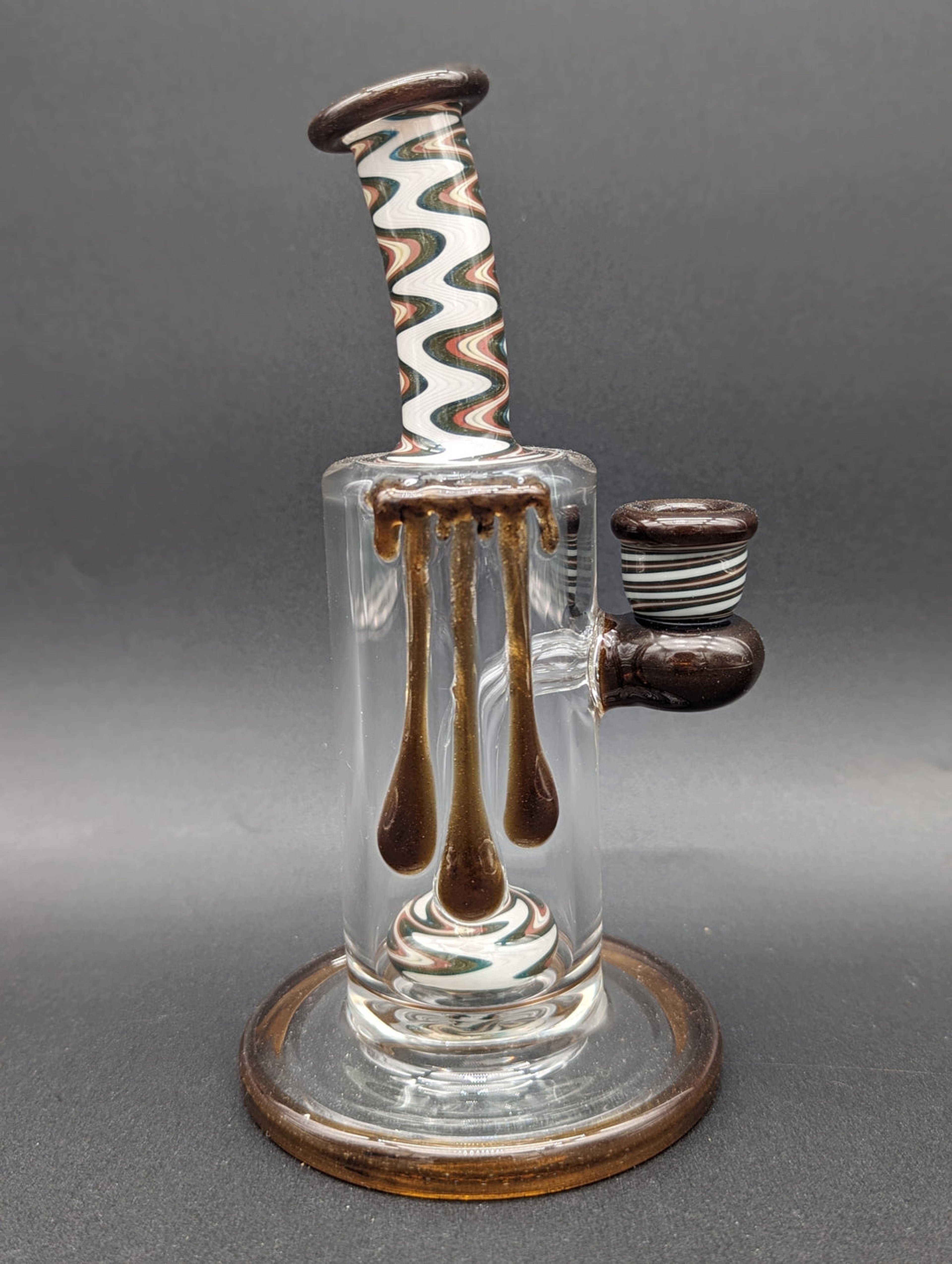 Preview pic of UZZI GLASS WIG WAG DAB RIG W/ DRIP