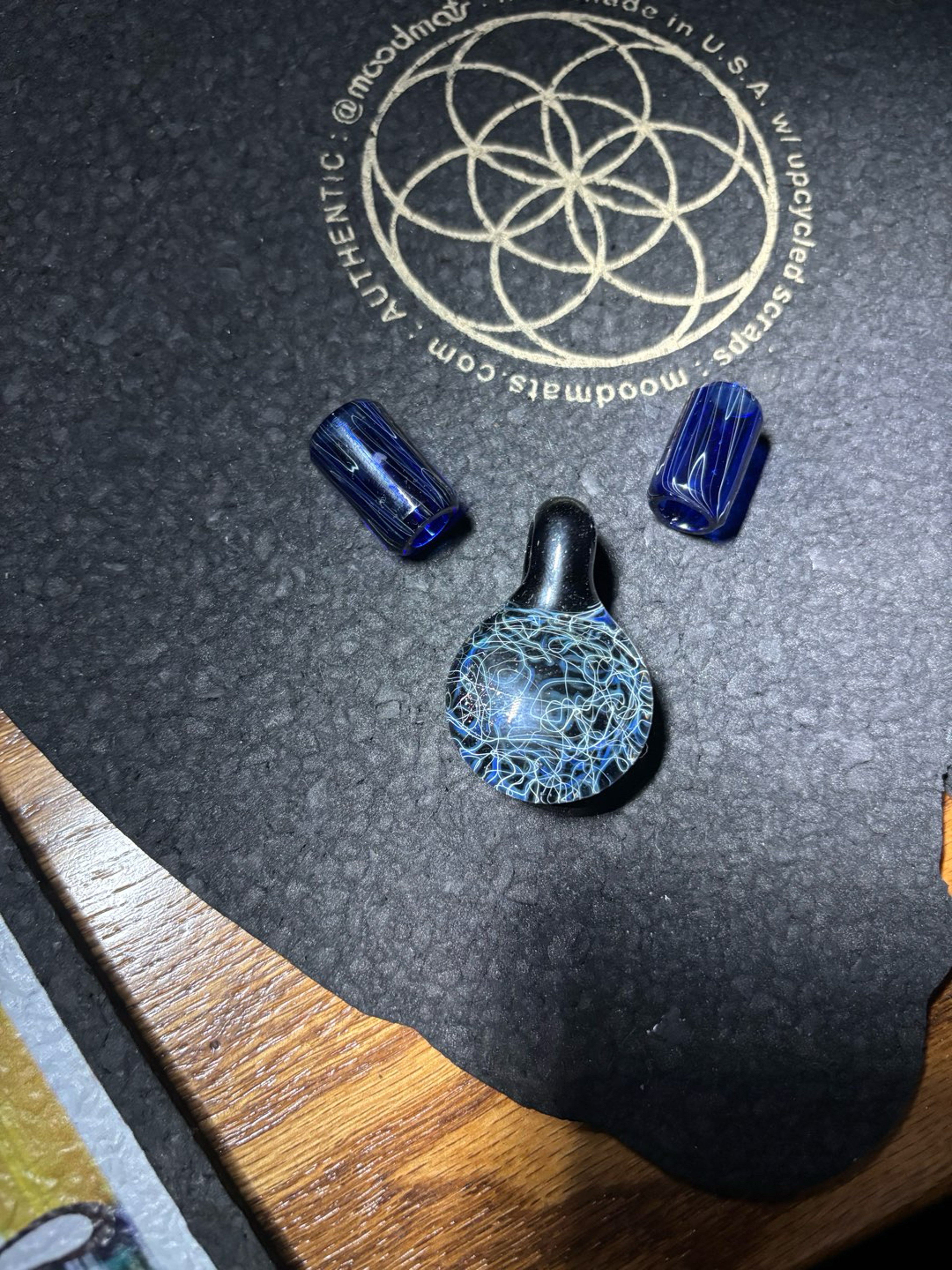 Preview pic of j.zef_glass fume string beads