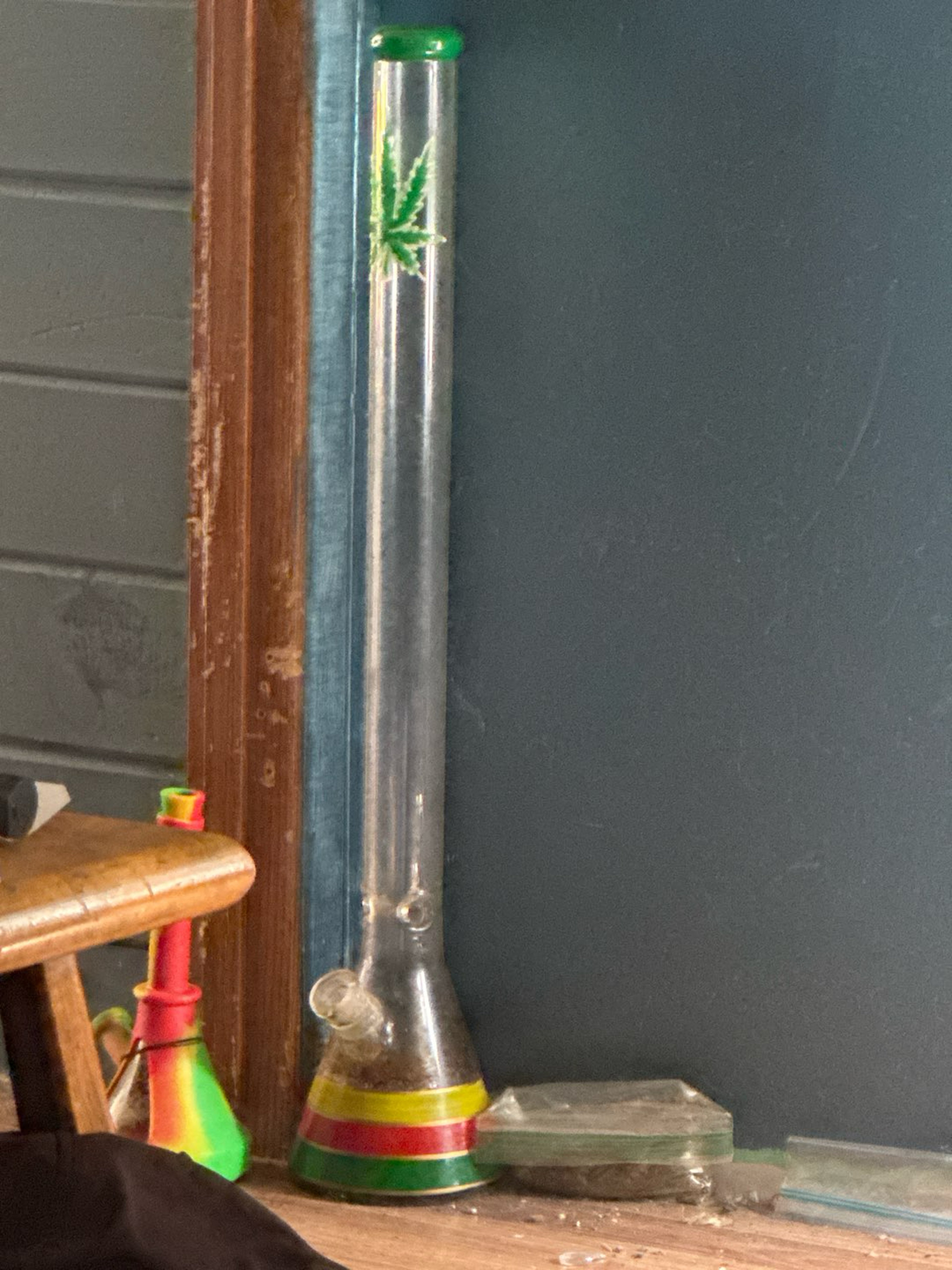 Preview pic of 30” Beaker Bong