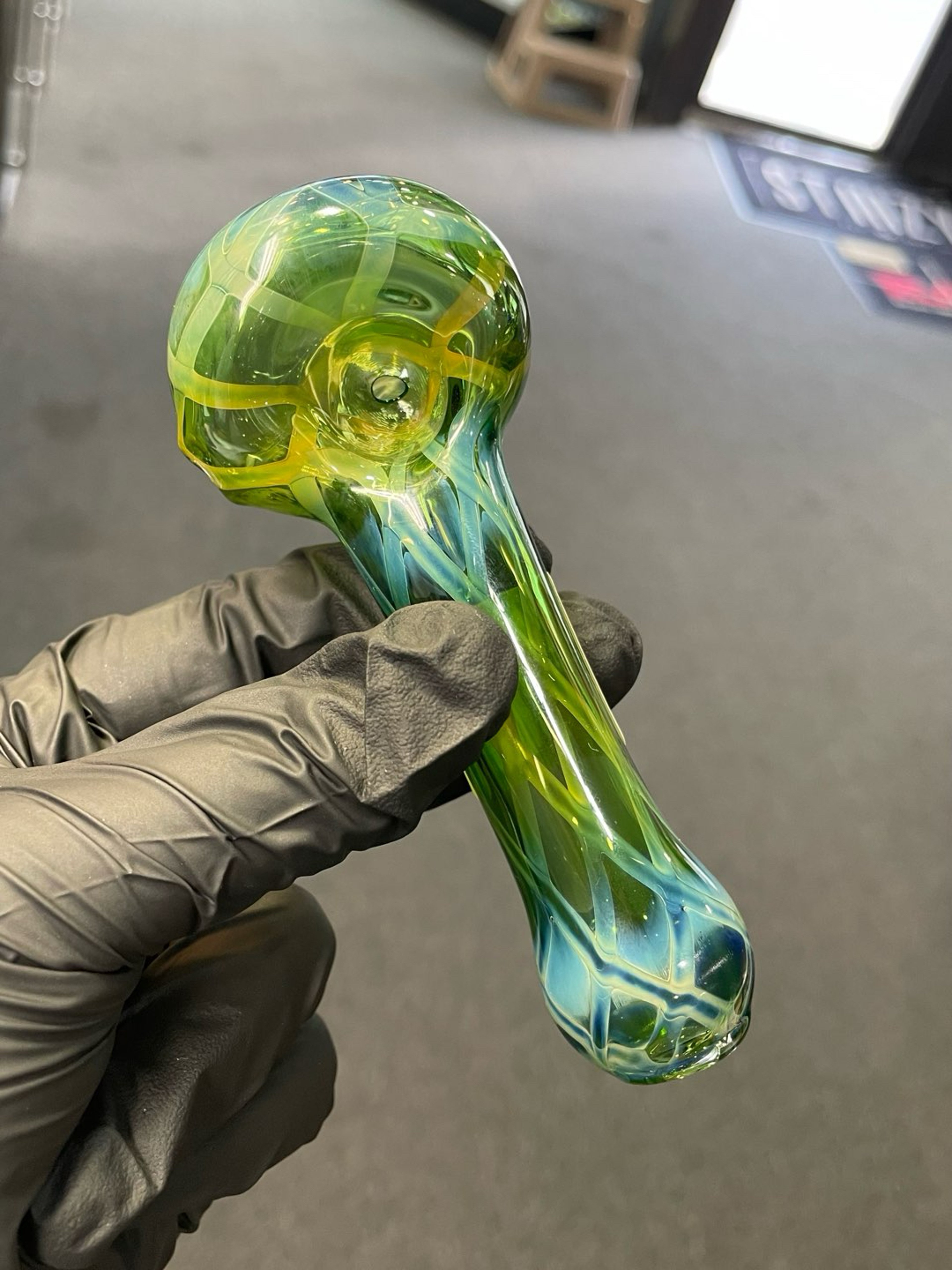 Preview pic of Izlow Glass Spoon Green