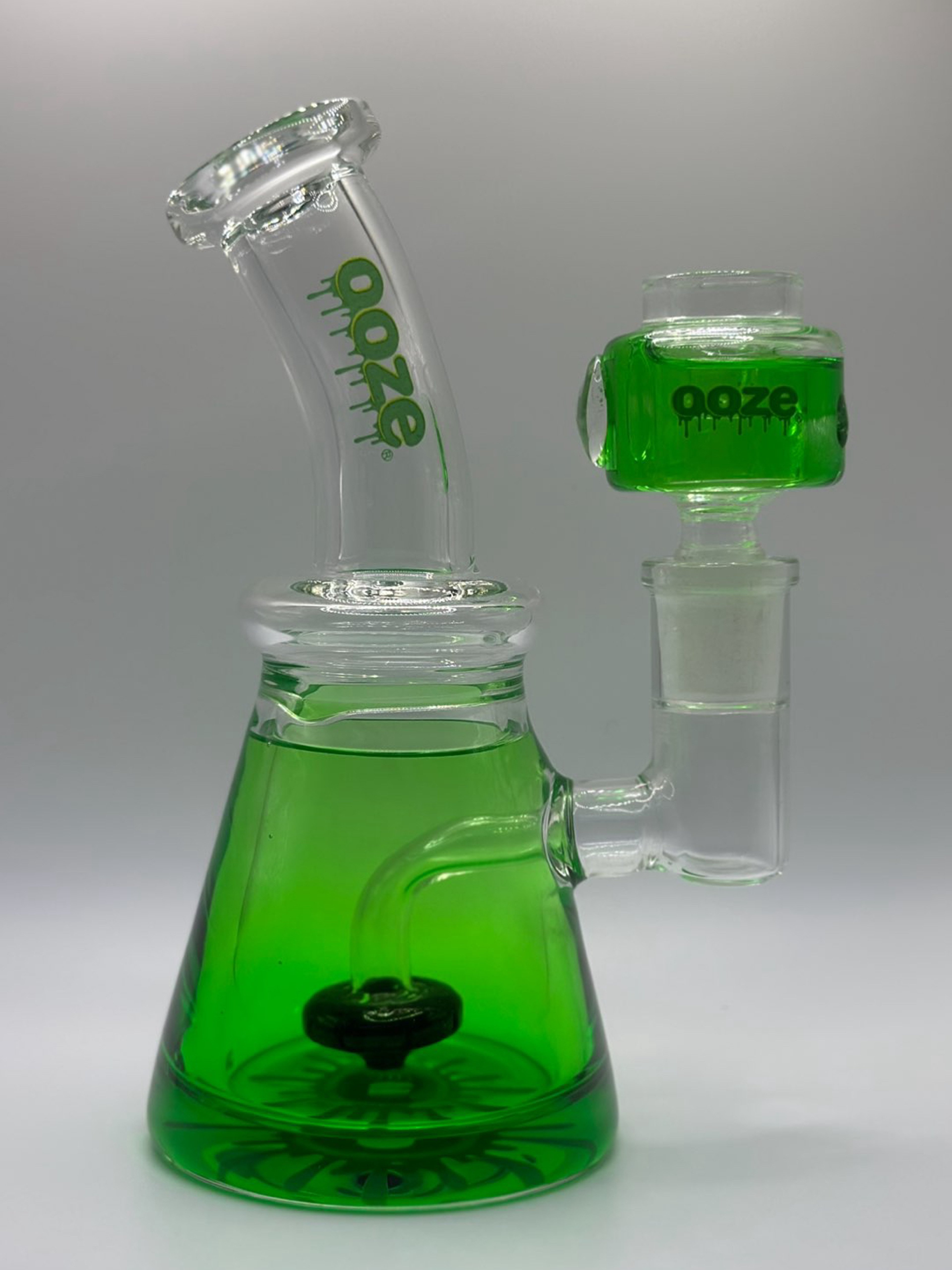 Preview pic of Ooze Glyco Freeze Bong Slime Green