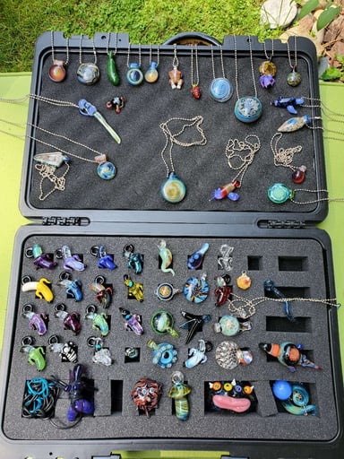 Preview pic of TONS OF PENDYS