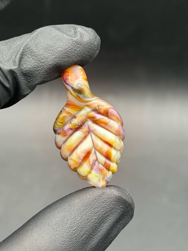 Preview pic of Leaf pendant
