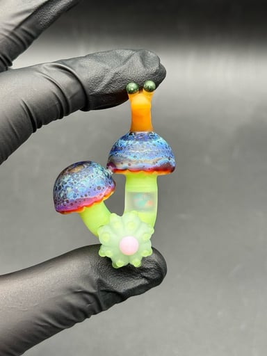 Preview pic of Mushroom traveler pendant