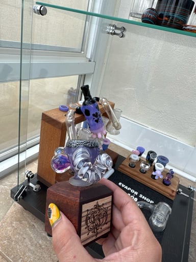 Preview pic of Goldman glass Slide