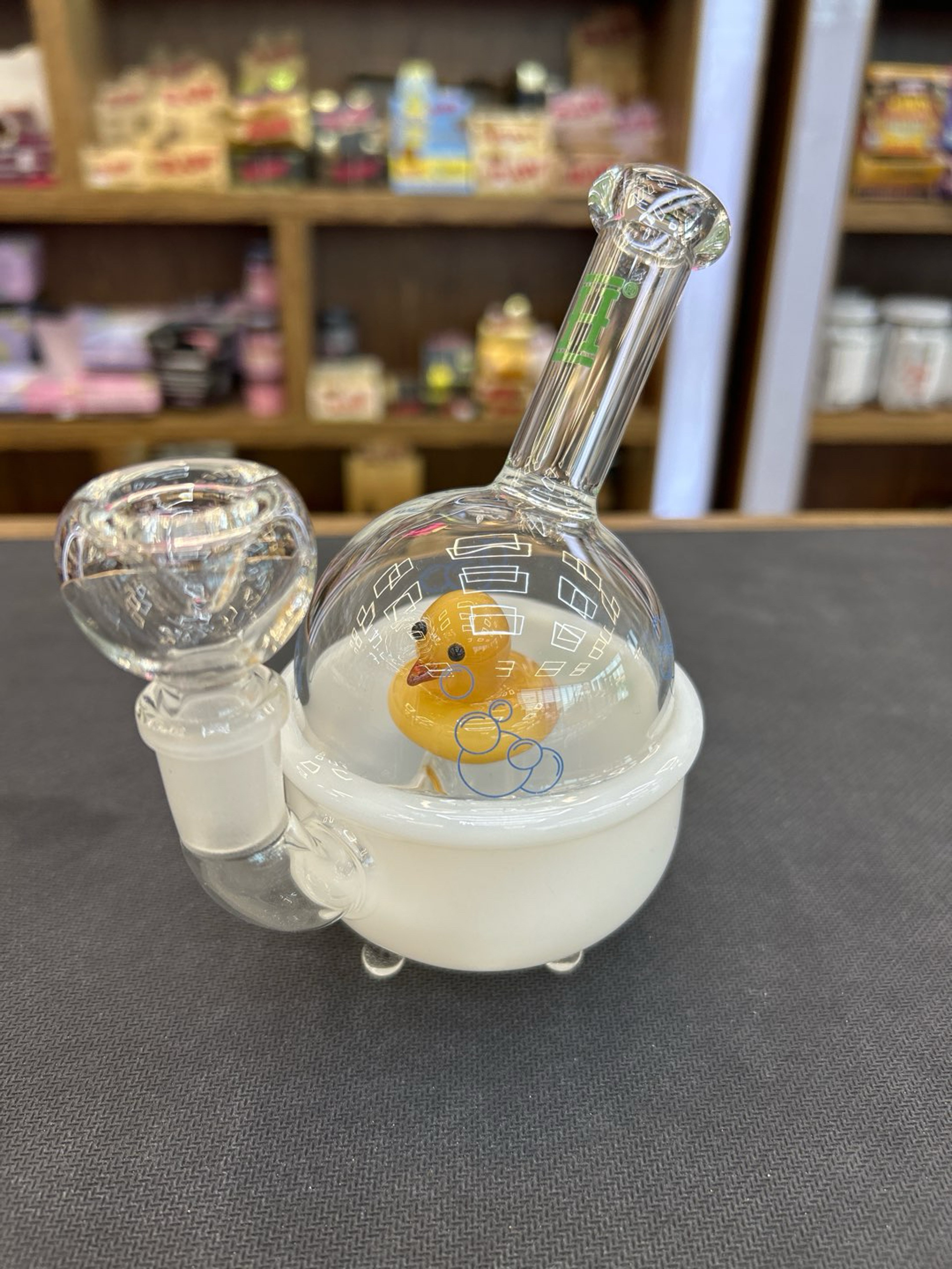 Preview pic of Duckie Hemper Waterpipe