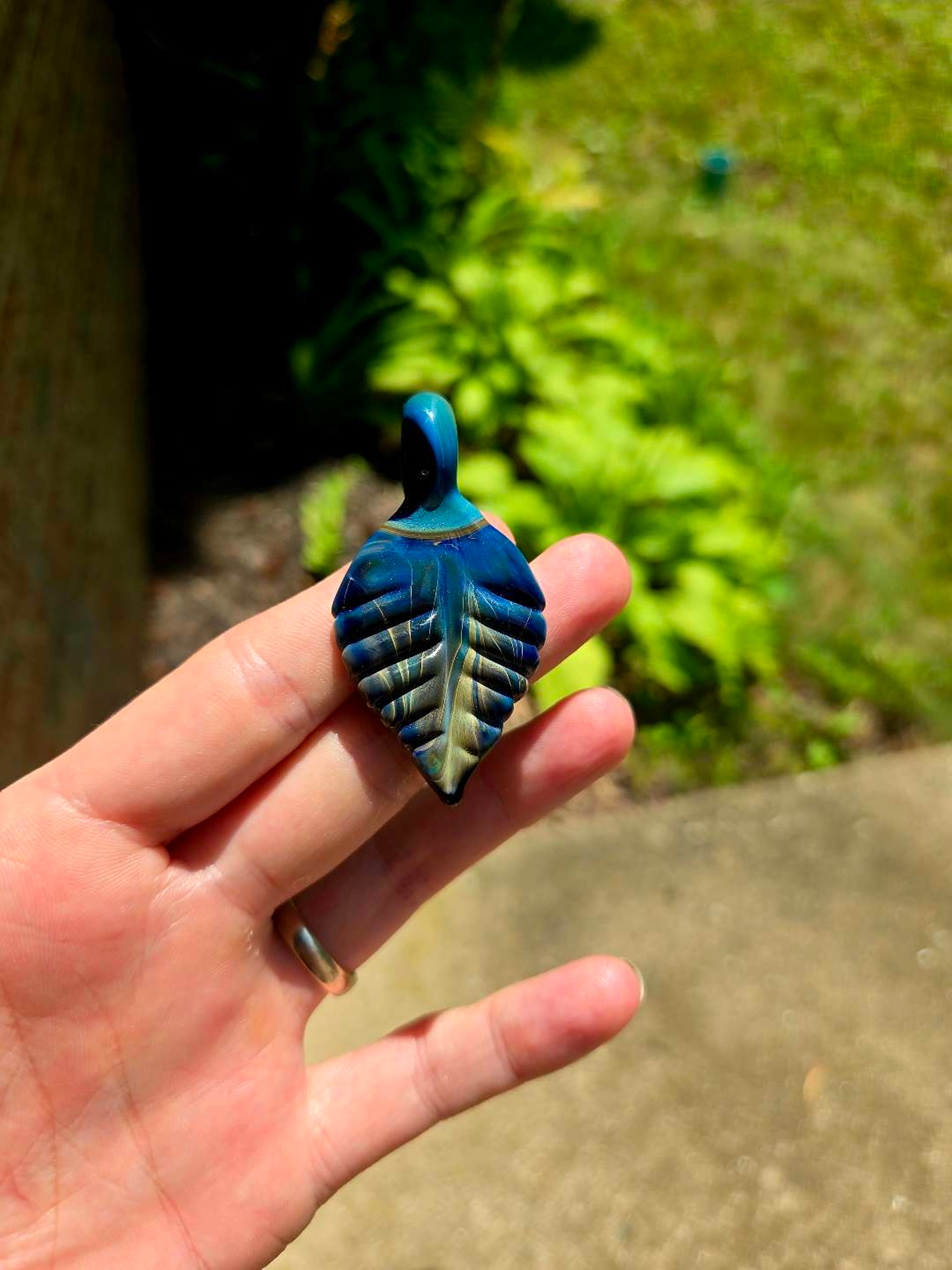 Preview pic of Leaf Pendant