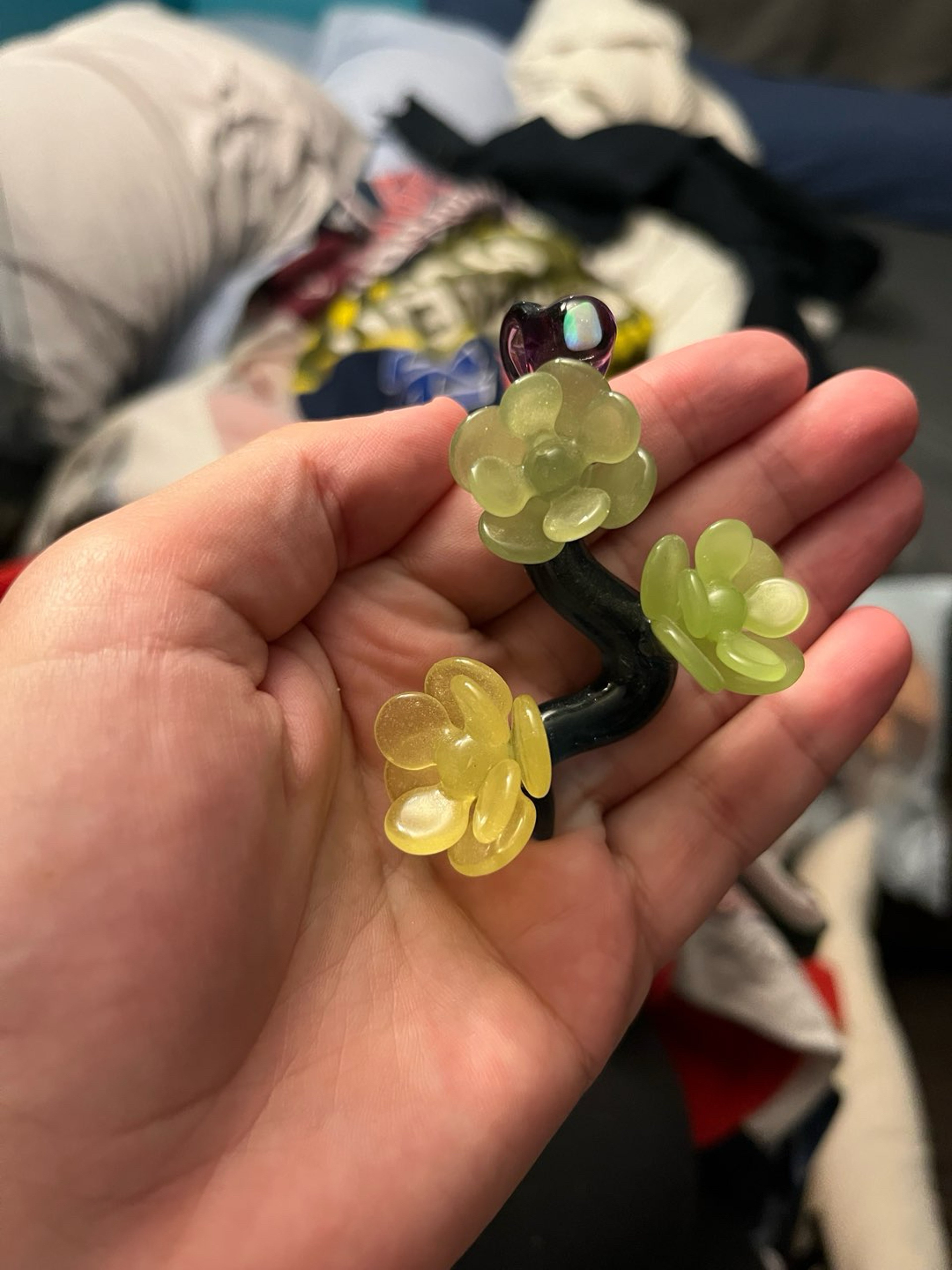 Preview pic of Flower pendant