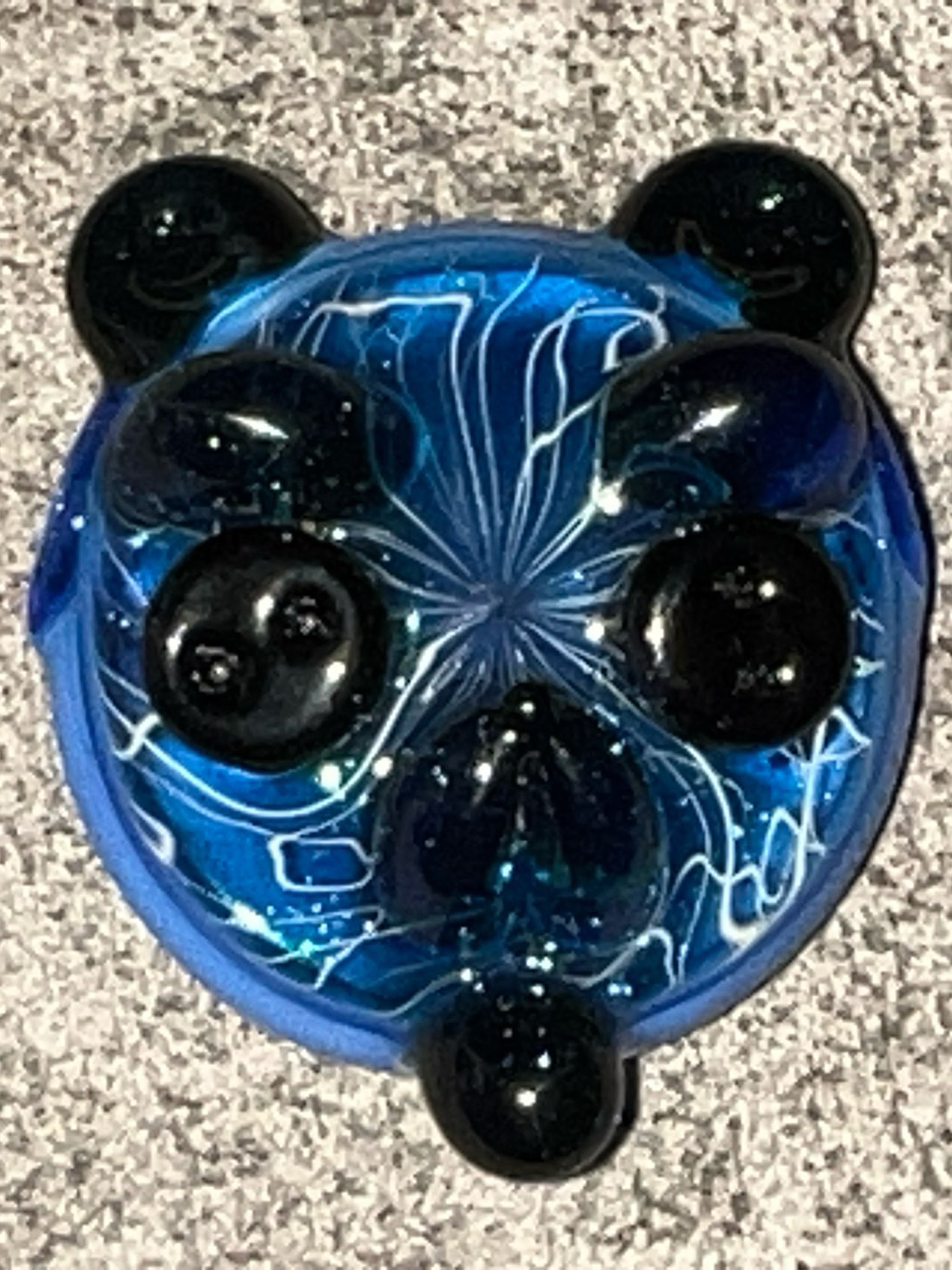 Preview pic of Heady Bear Pendant Congruent / Shurlokholmes