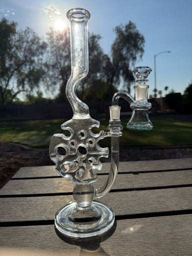 Preview pic of Uzzi glass bong