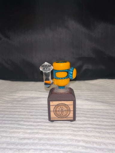 Preview pic of Goldman Glass Bitcoin Slide