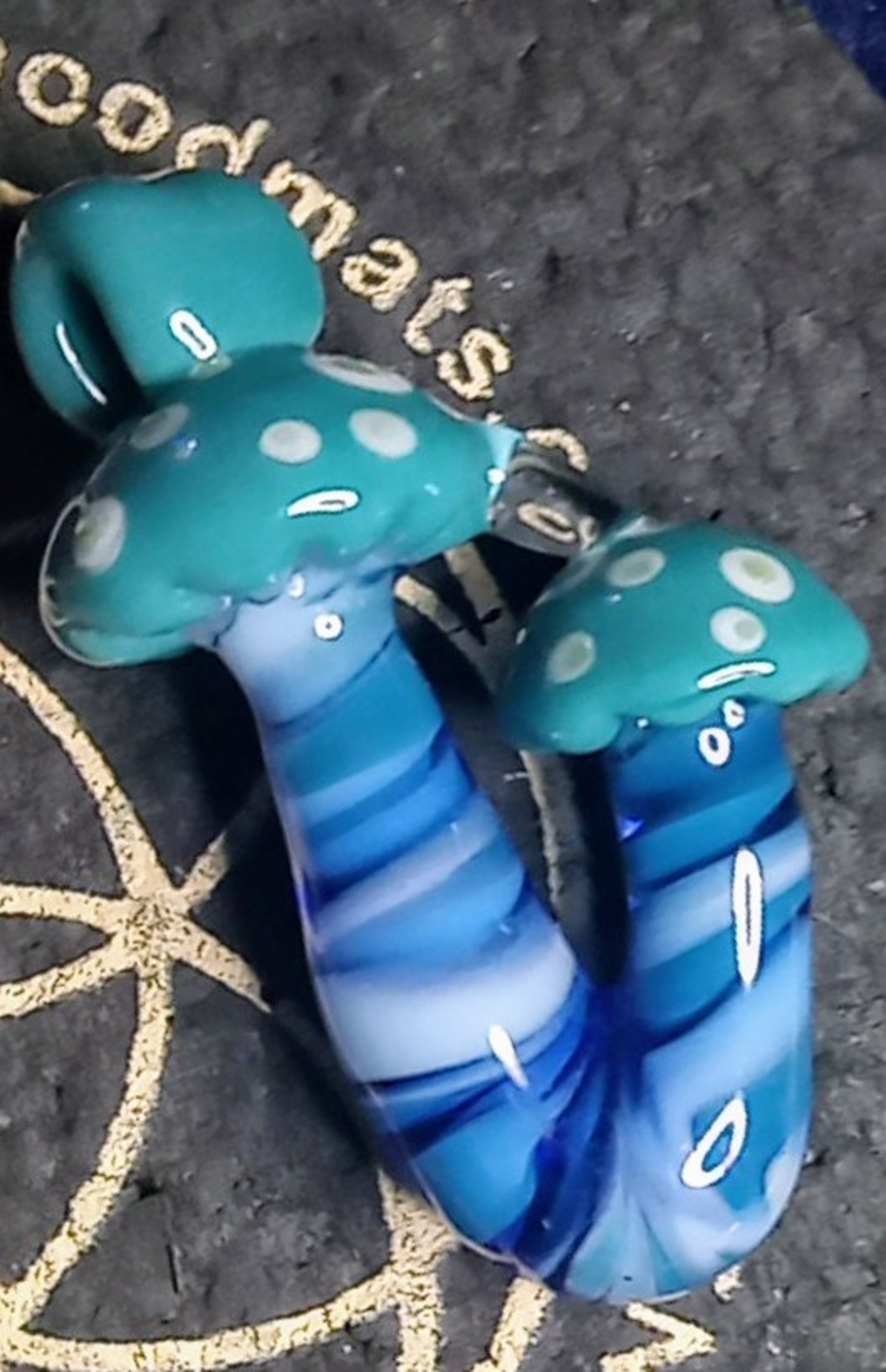 Preview pic of COLLECTIBLE,HEADY,🍄DOUBLE MUSHROOM🍄CLUSTER PENDANT