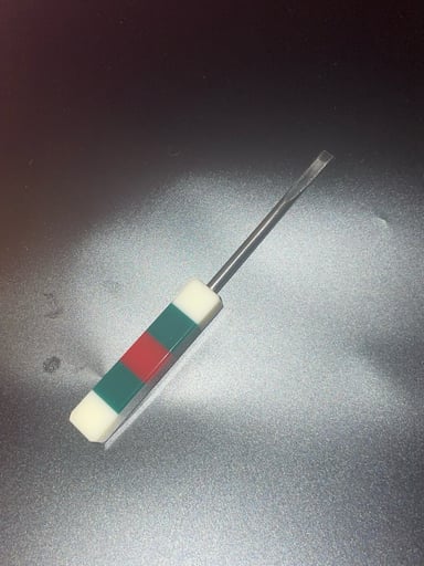 Preview pic of Dunkin Medz Gucci tool