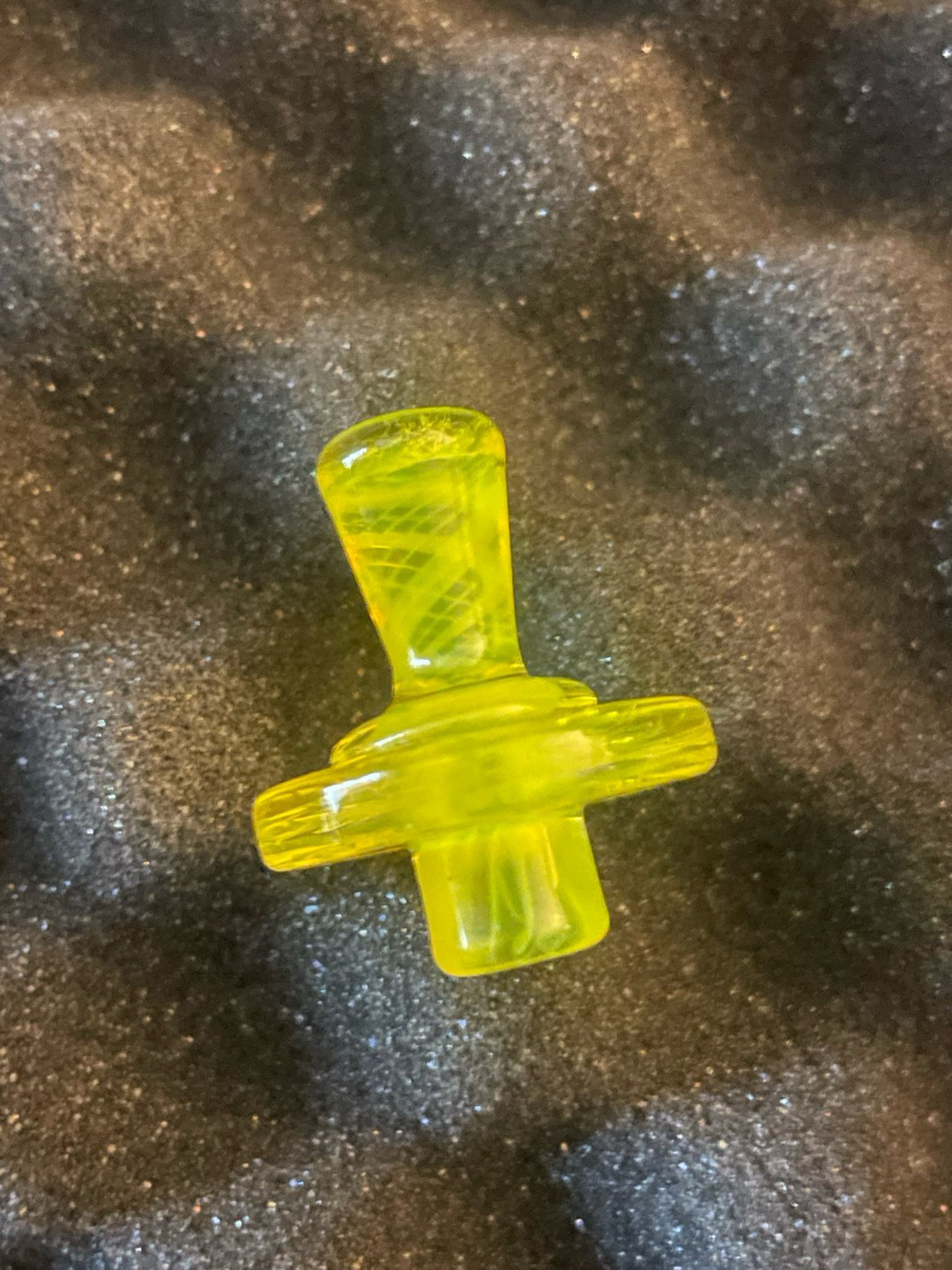 Preview pic of Yellow retti cap