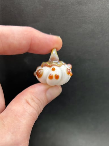 Preview pic of Pumpkin pendant