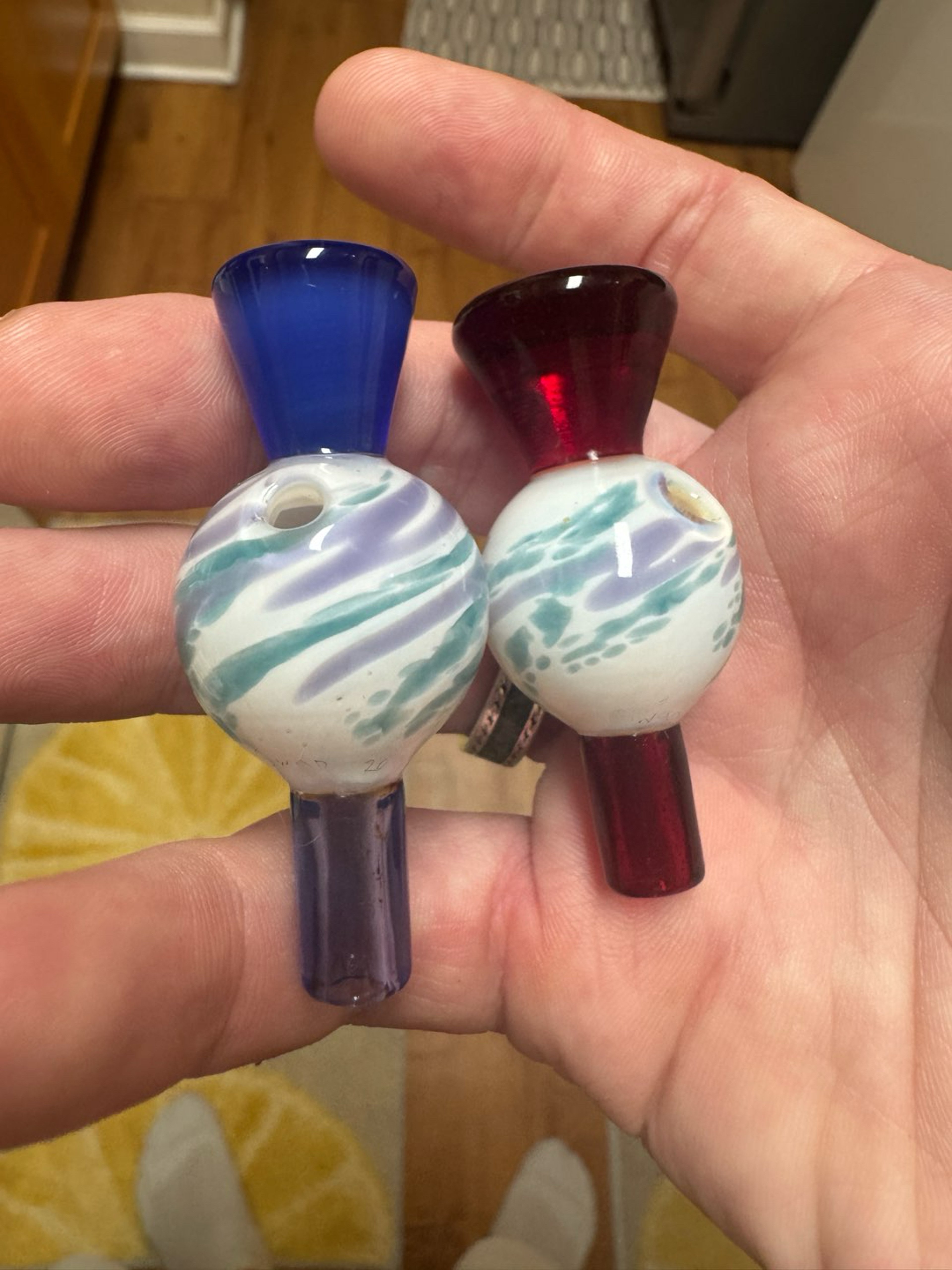 Preview pic of Swan Glass Jazz Tech Bubble Caps