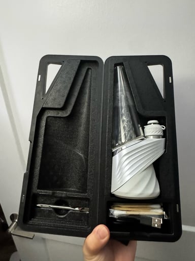 Preview pic of Puffco Peak Pro Pearl Edition