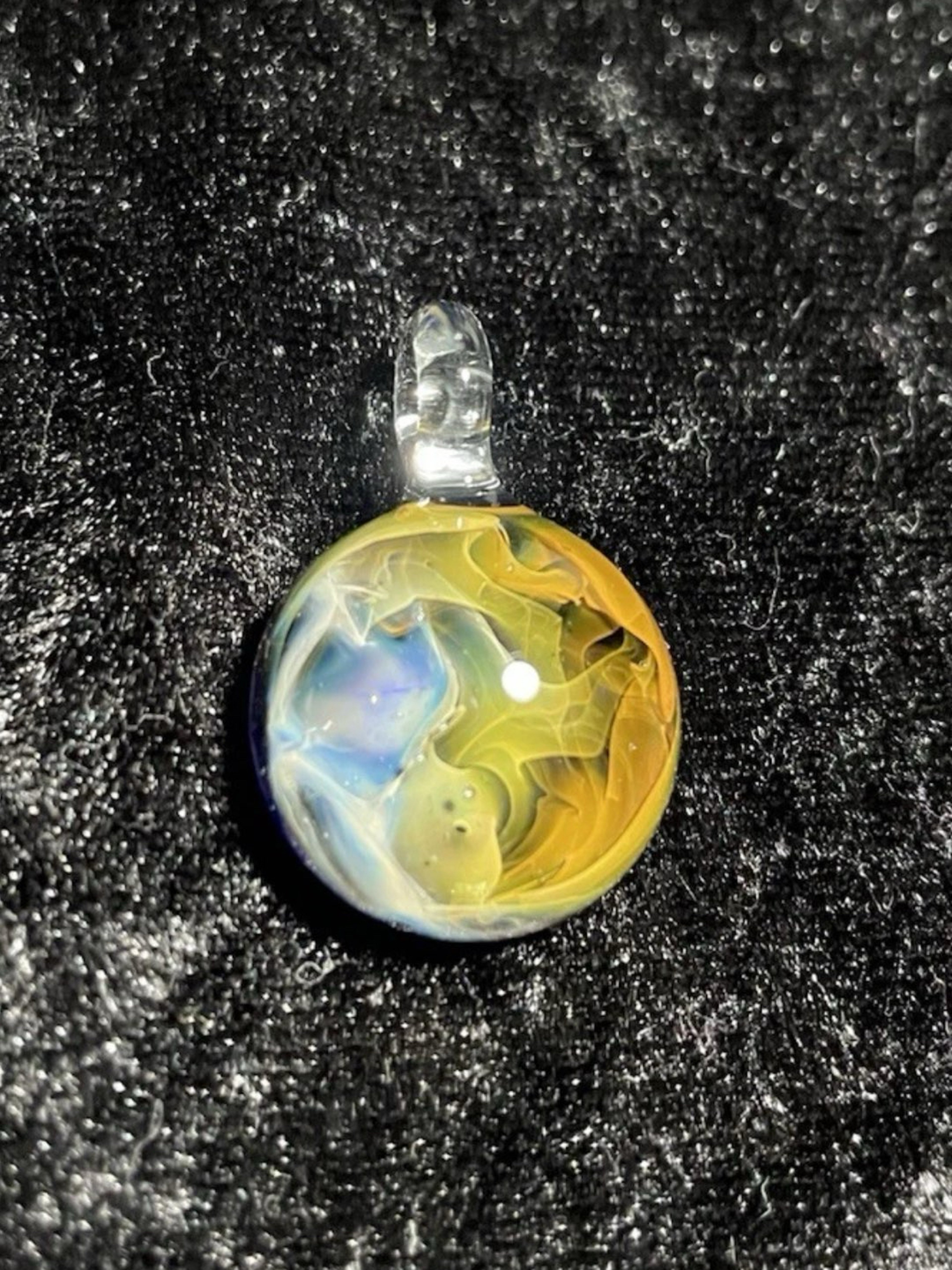 Preview pic of Heady Fumy Pendant