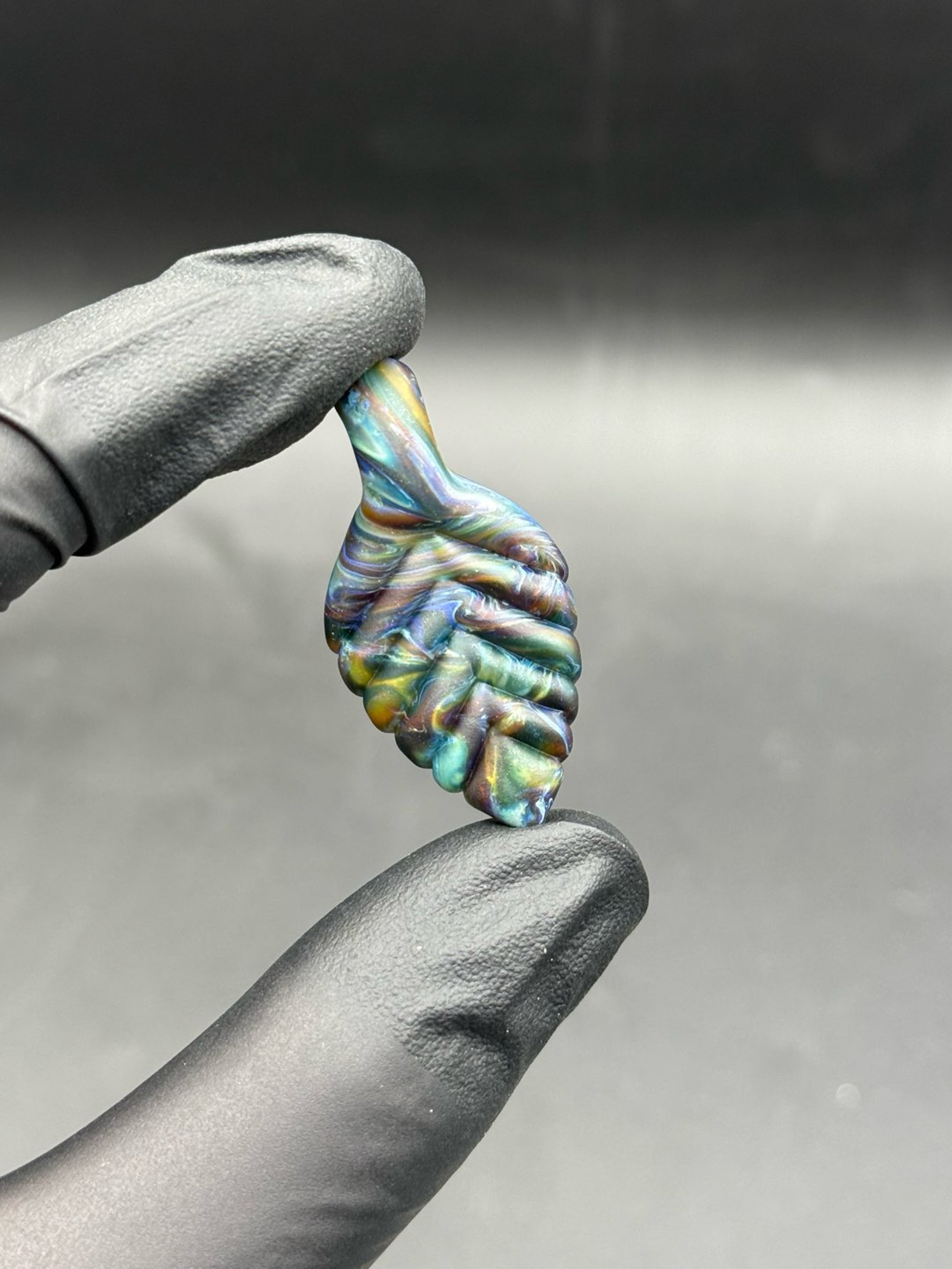 Preview pic of Leaf pendant