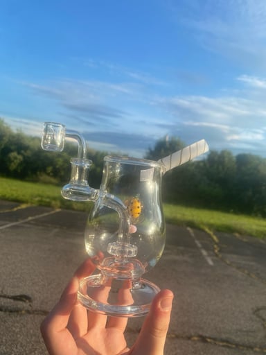 Preview pic of ON POINT GLASS - TROPICAL DELIGHT SIPPER DAB RIG w/ BANGER