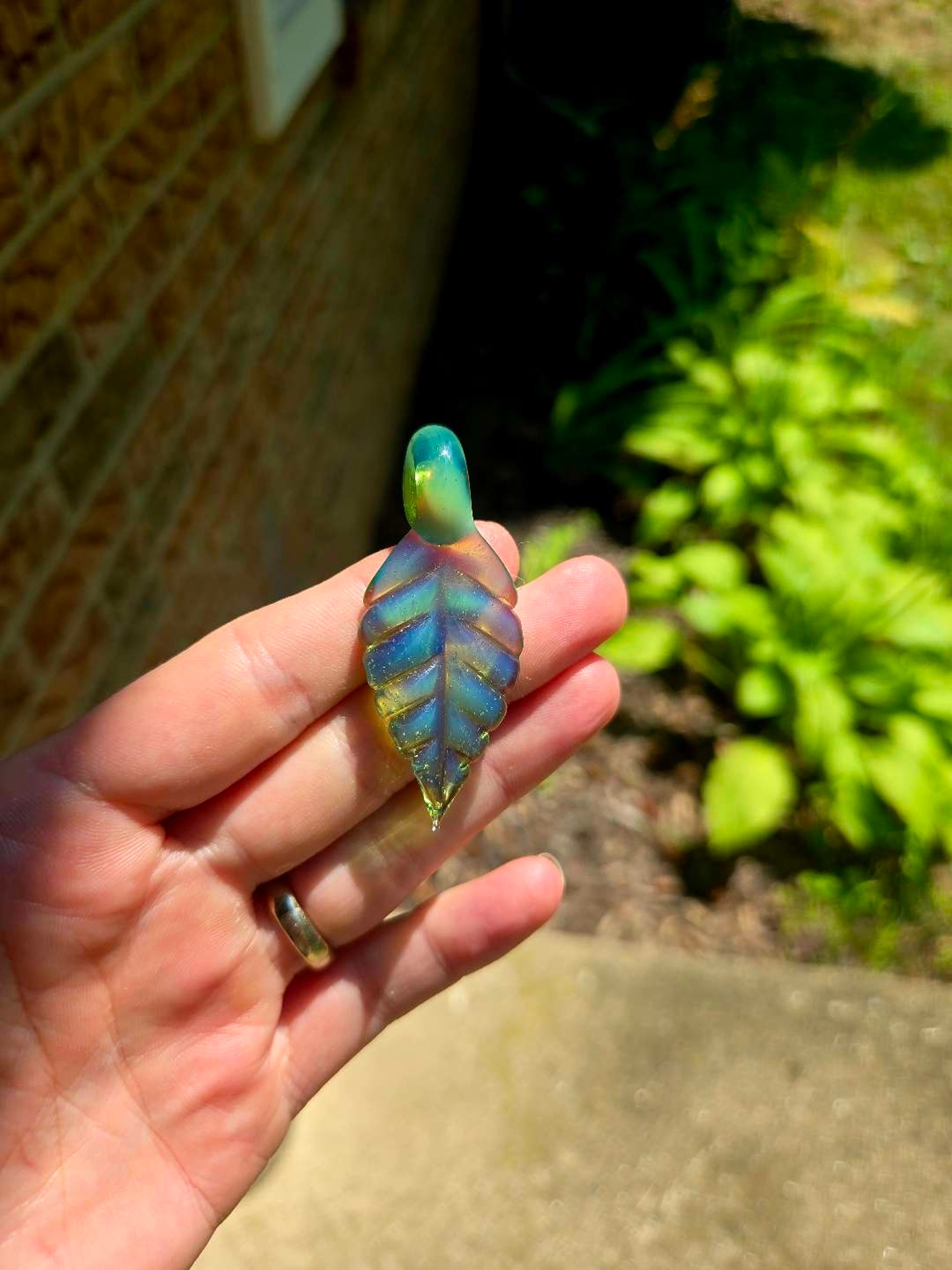 Preview pic of Sea Slyme Leaf Pendant