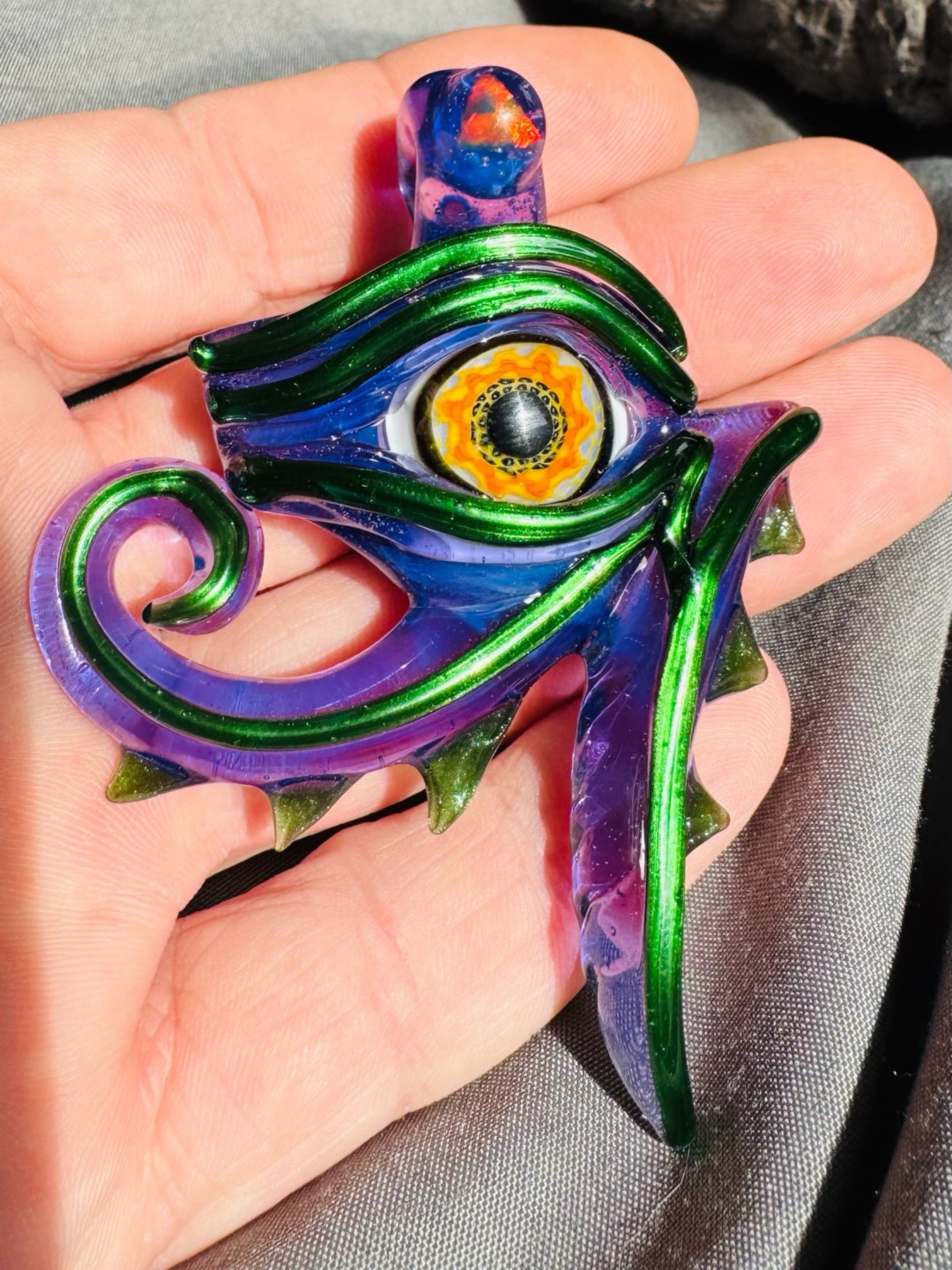 🔥Mako Glass XL  tri angle opal UV Eye of Ra chromium/gold amethyst / custom hemp chain🔥 image 0