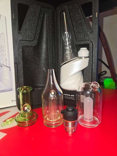 Preview pic of 🔥 Puffco Peak Pro Pearl White + 3DXL + Glass & Accents 🔥