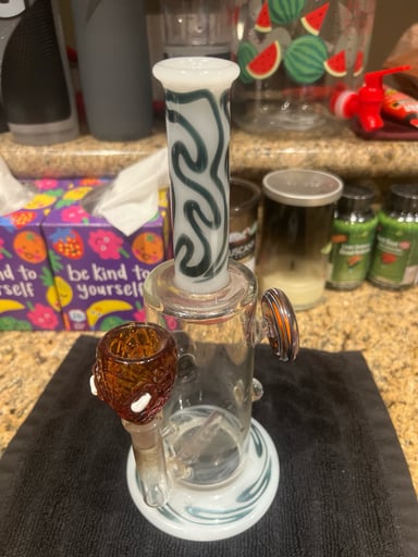 Preview pic of Bong