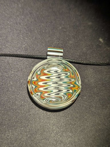 Preview pic of Wig wag pendant with rope