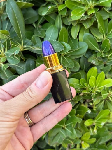 Preview pic of Purple Lipstick Concealable Hand Pipe