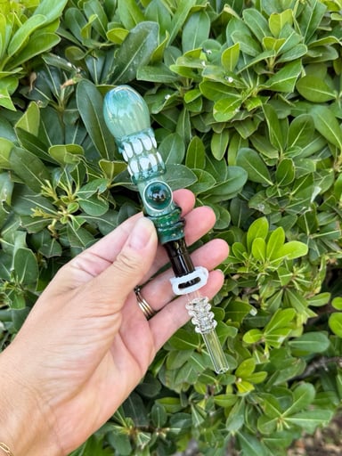 Preview pic of Green One Eyed Monster Nectar Collector
