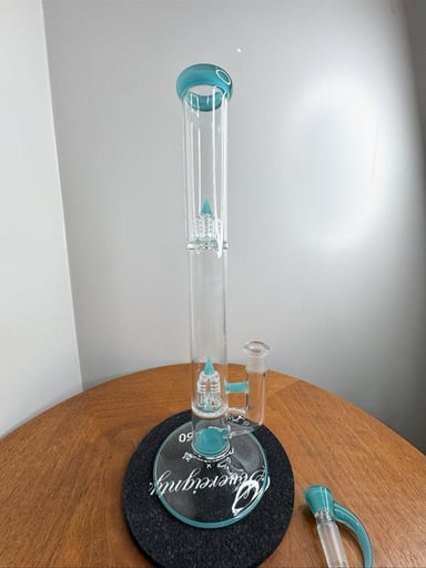 Preview pic of Sovereignty inv4 44 accented in Aqua azul