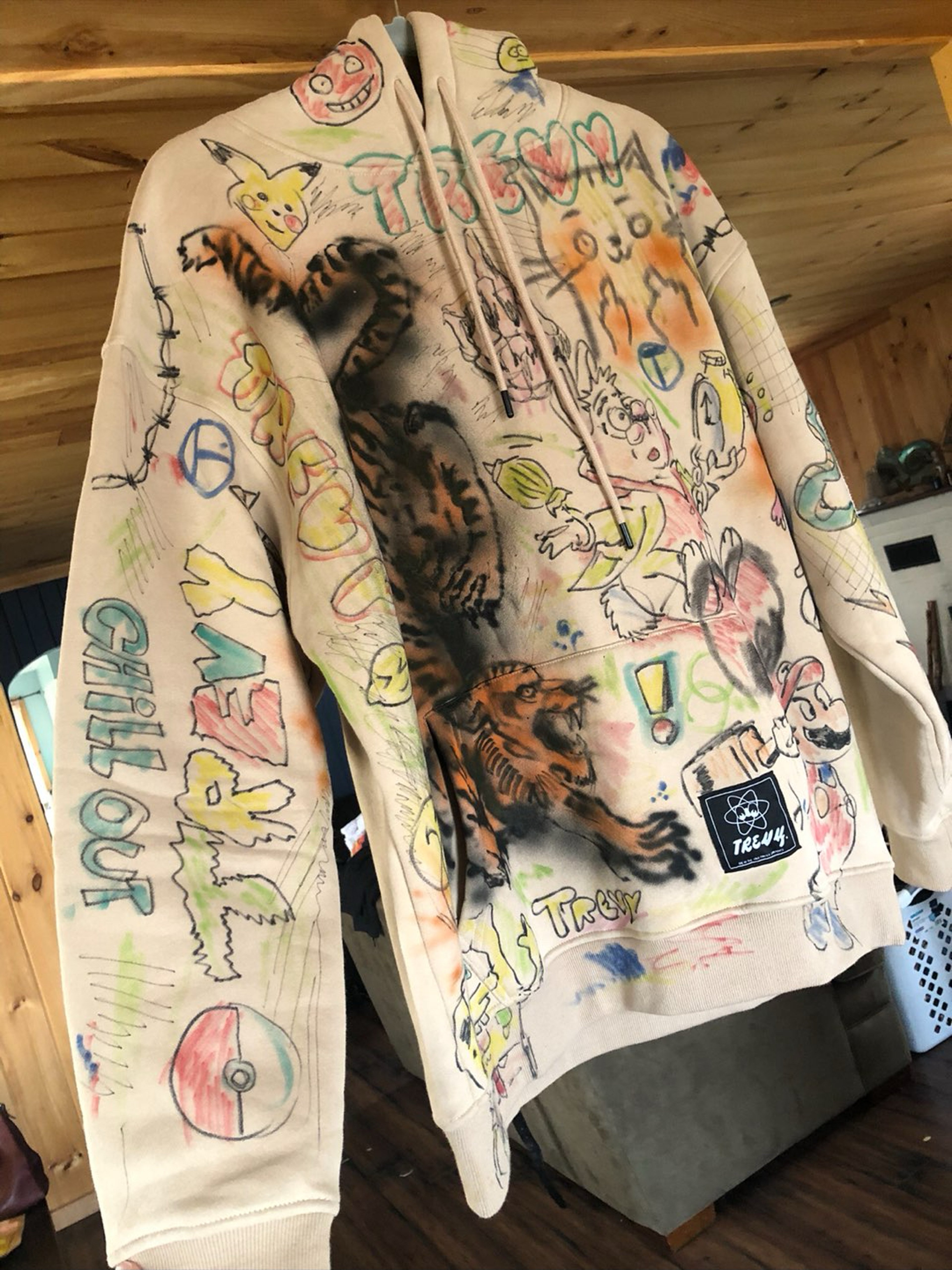 Preview pic of Trevy Metal “Eye of the Tiger” XL Sketch Hoodie