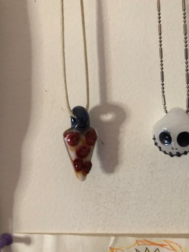 Preview pic of 904 pizza boy pendy